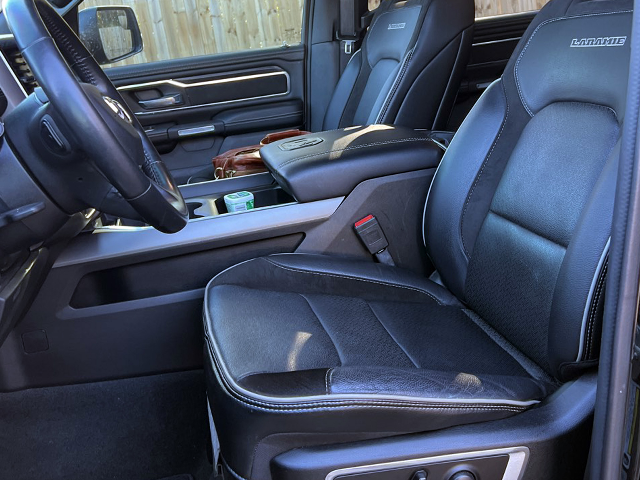 RAM 1500 Laramie 4x4 Crew Cab 5'7" Box 2023