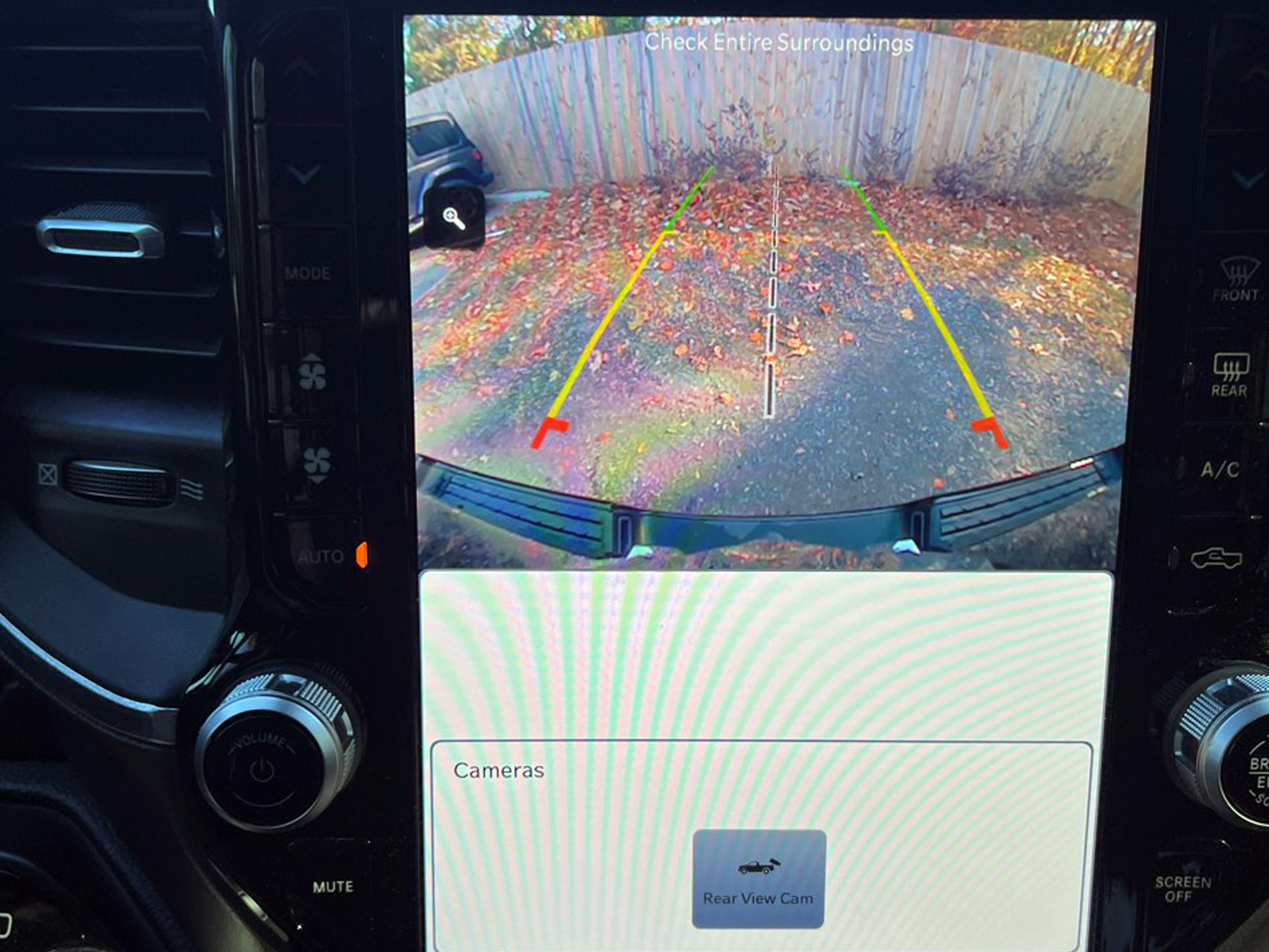 RAM 1500 Laramie 4x4 Crew Cab 5'7" Box 2023