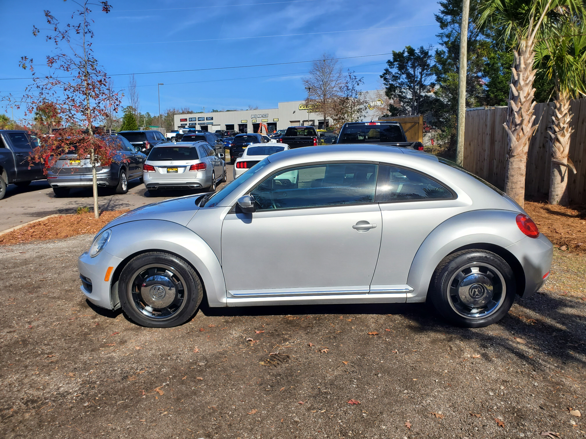 Volkswagen Beetle  2012