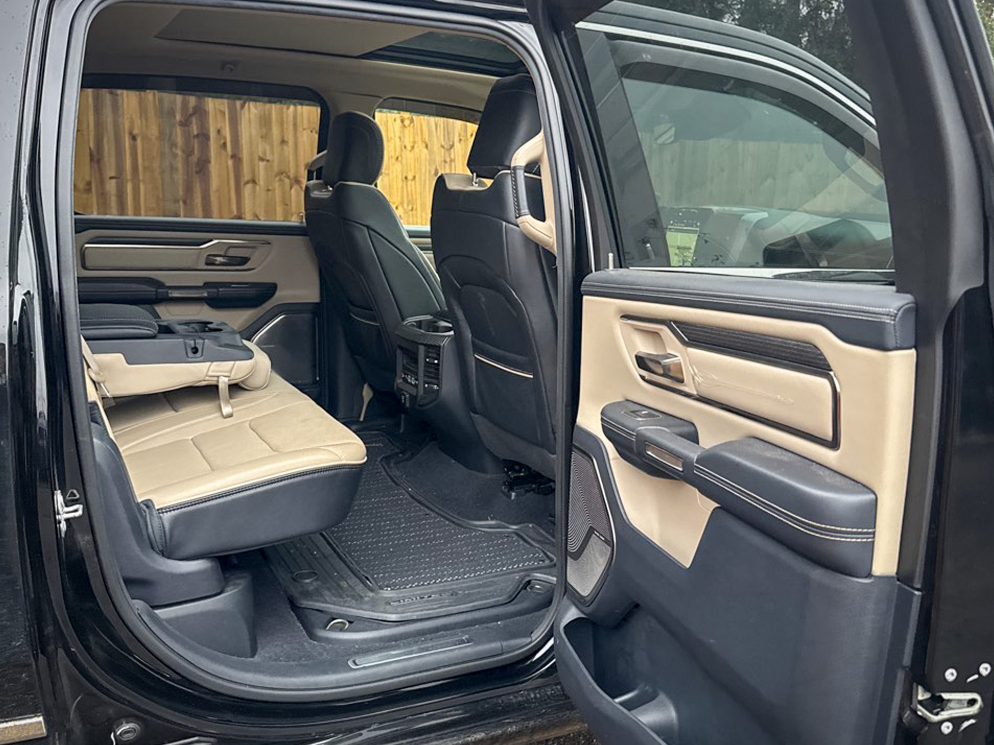 RAM 1500 Limited 4x4 Crew Cab 5'7" Box 2019