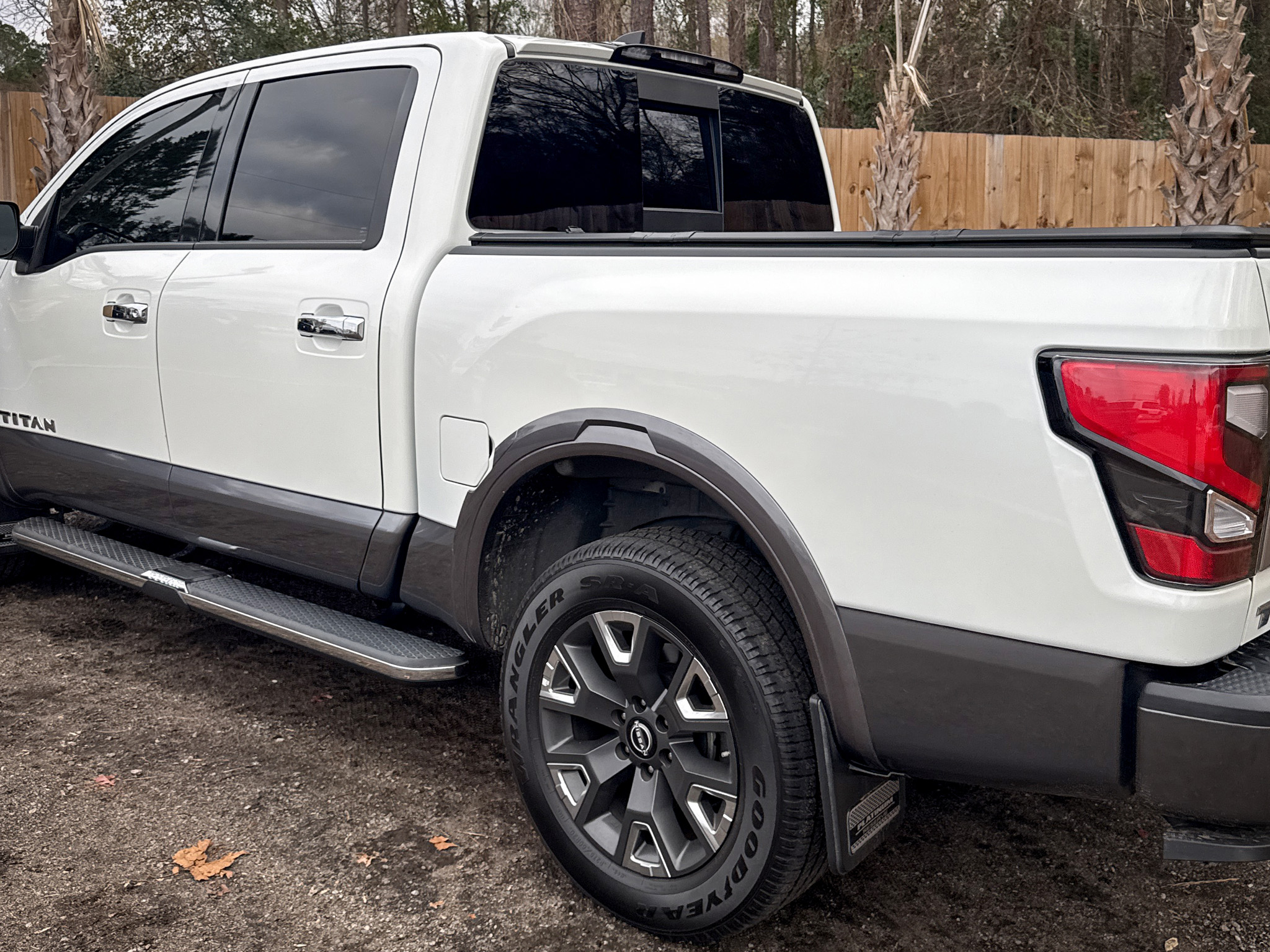 Nissan Titan 4x4 Crew Cab Platinum Reserve 2023