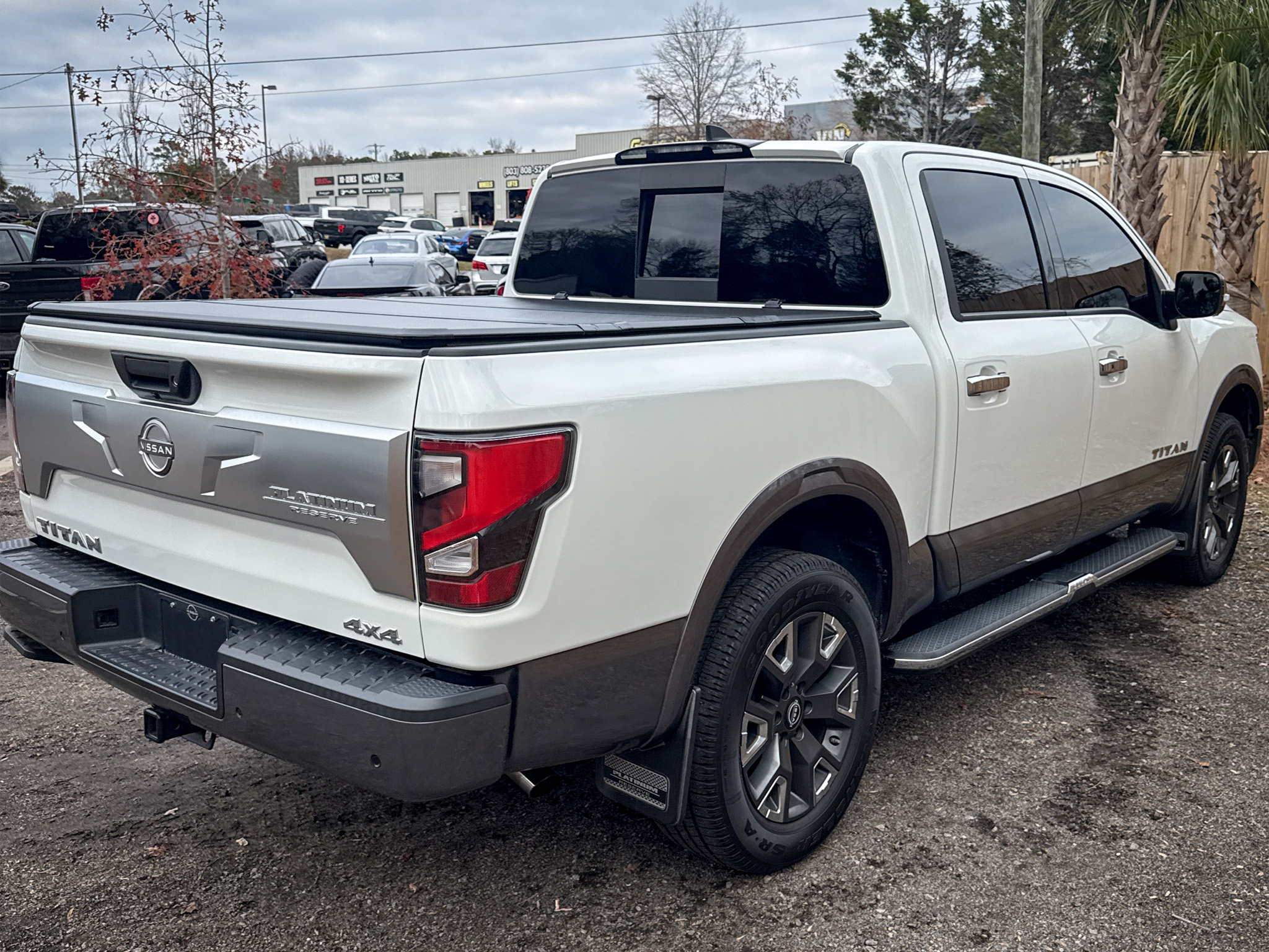 Nissan Titan 4x4 Crew Cab Platinum Reserve 2023