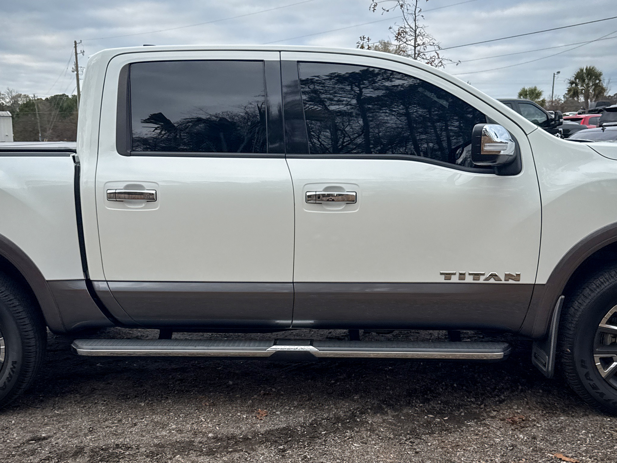 Nissan Titan 4x4 Crew Cab Platinum Reserve 2023