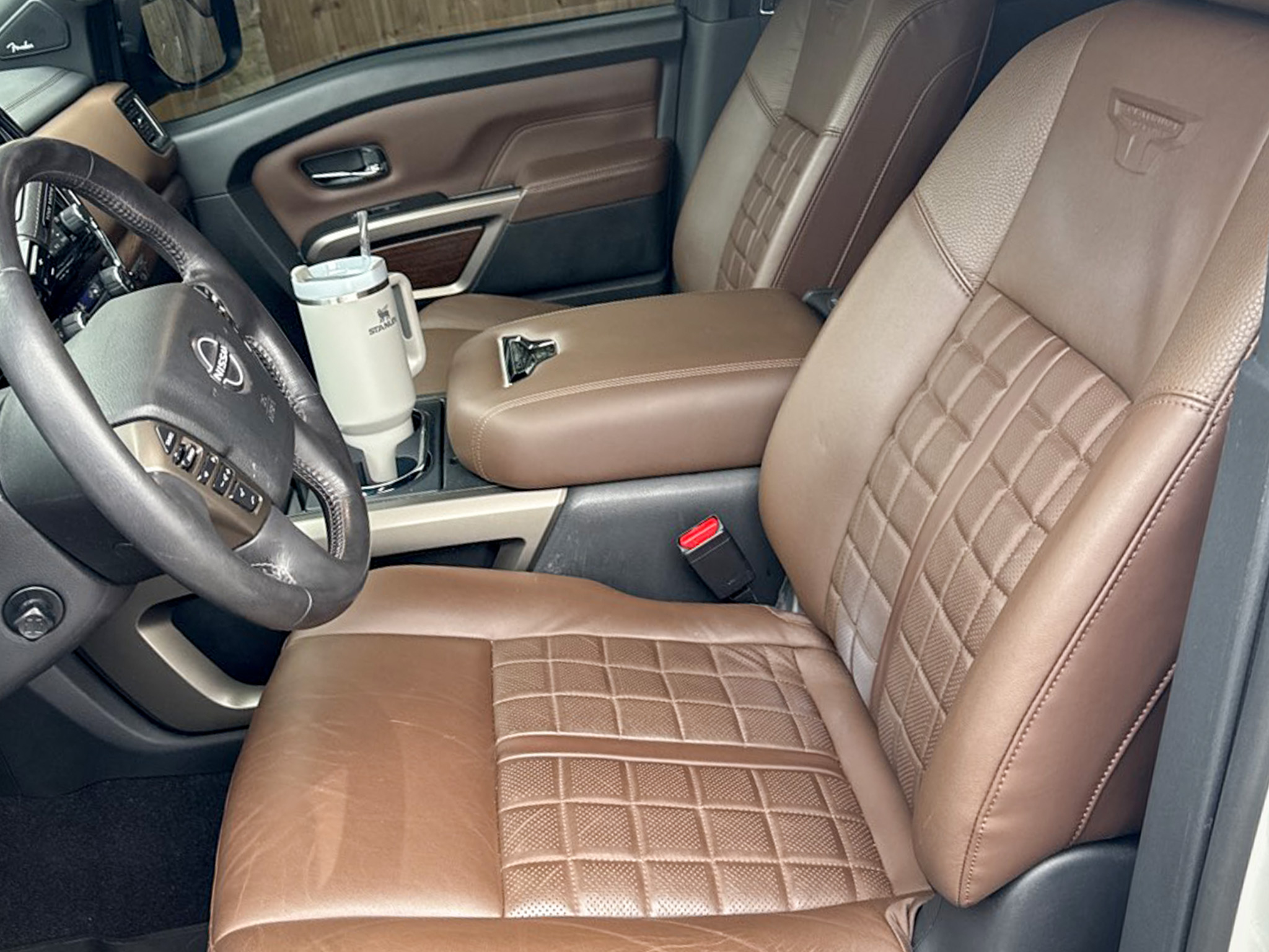 Nissan Titan 4x4 Crew Cab Platinum Reserve 2023