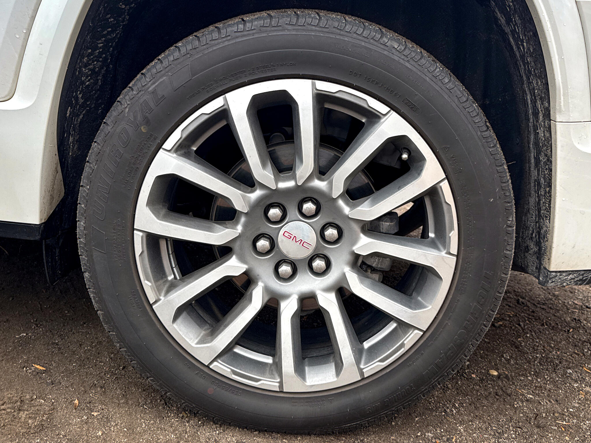 GMC Acadia FWD 4dr Denali 2021