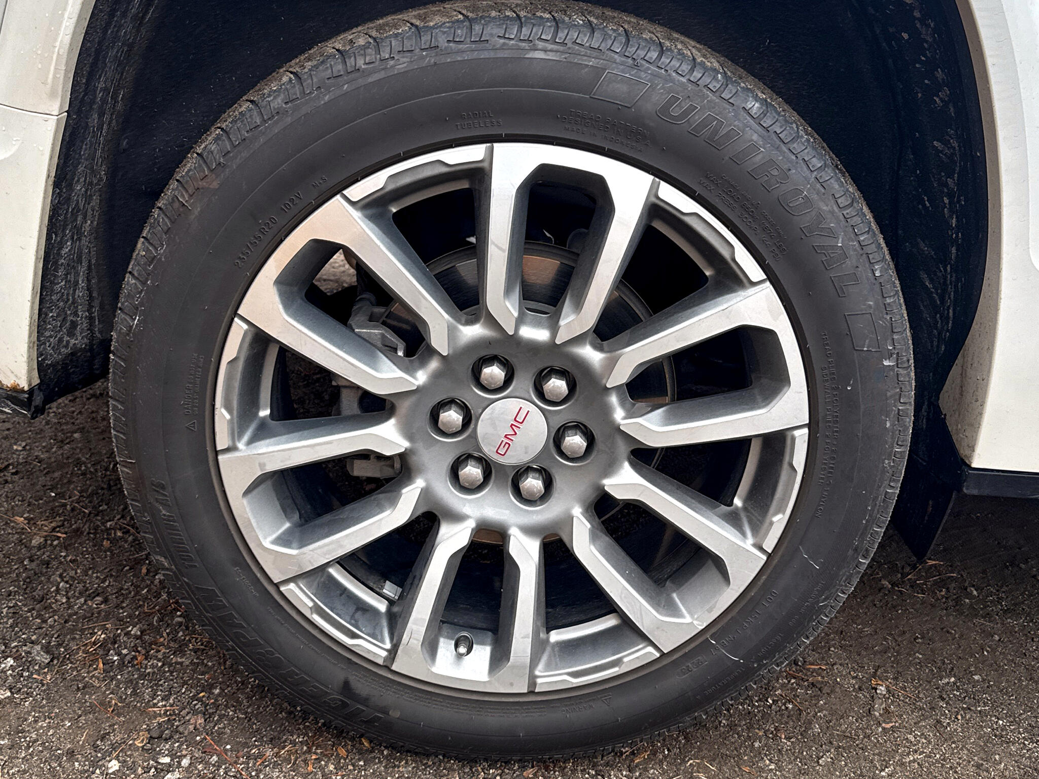 GMC Acadia FWD 4dr Denali 2021