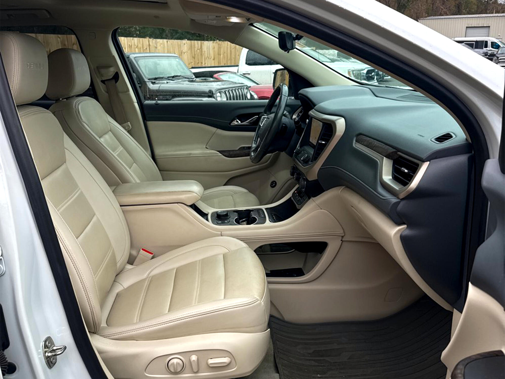 GMC Acadia FWD 4dr Denali 2021