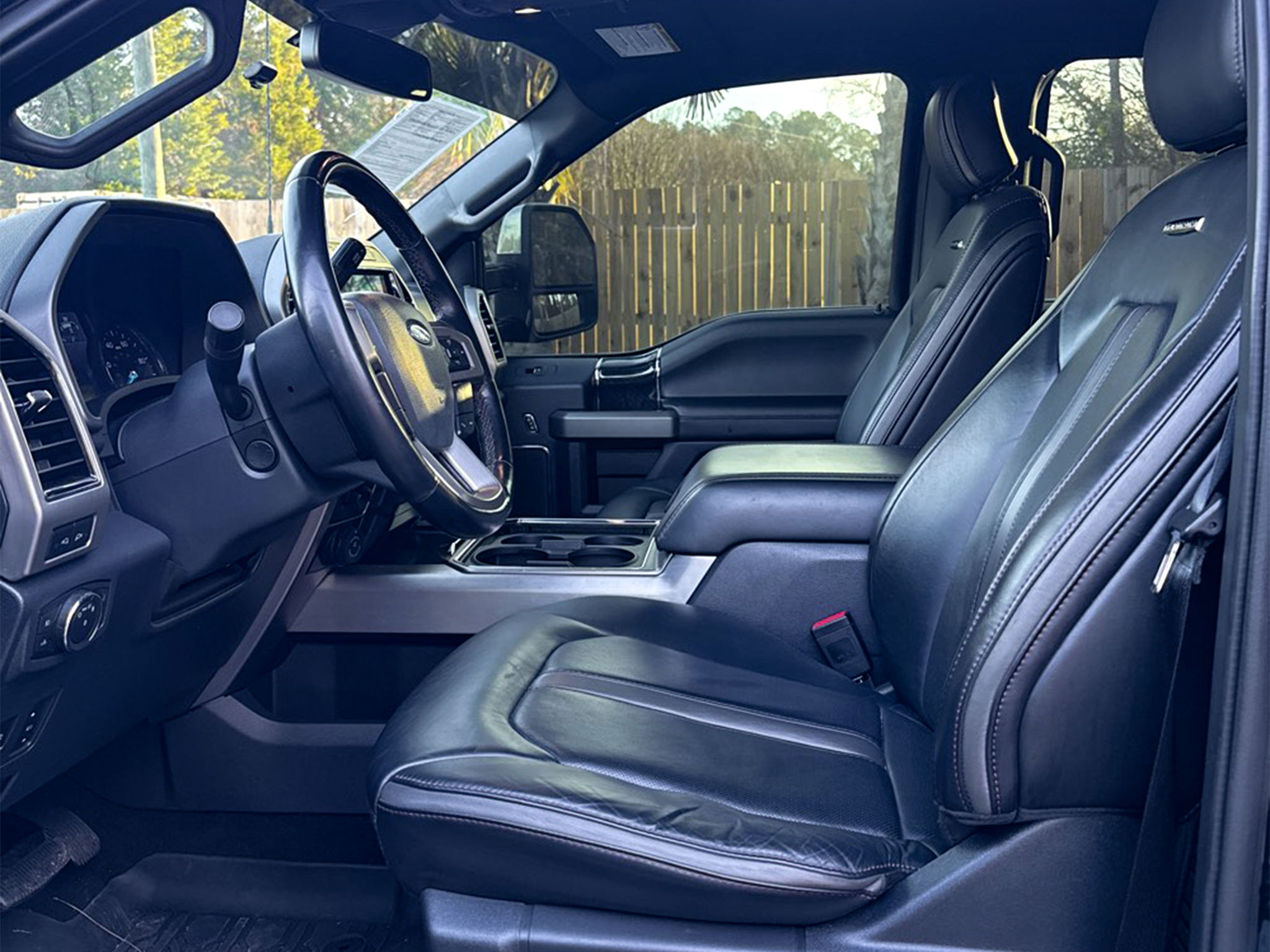 Ford Super Duty F-250 SRW Platinum 4WD Crew Cab 6.75' Box 2022