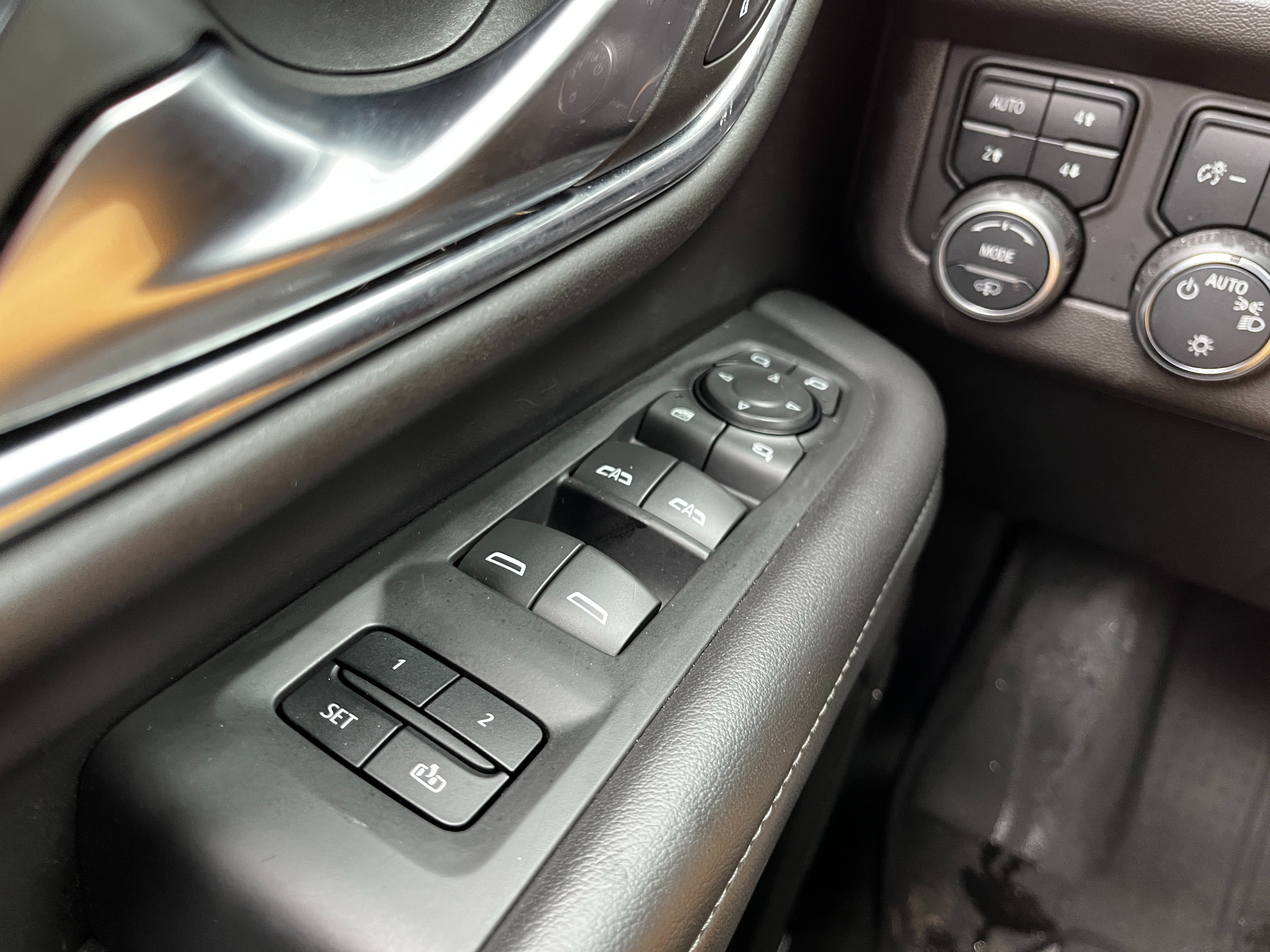 Chevrolet Suburban 4WD 4dr Z71 2022