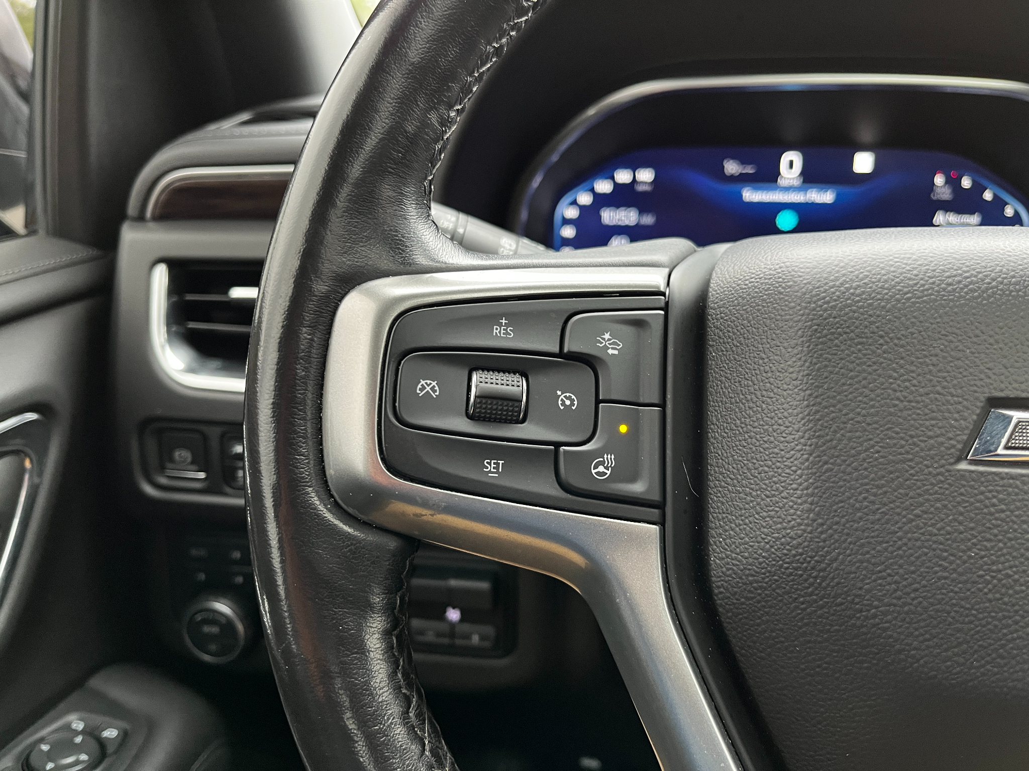 Chevrolet Suburban 4WD 4dr Z71 2022