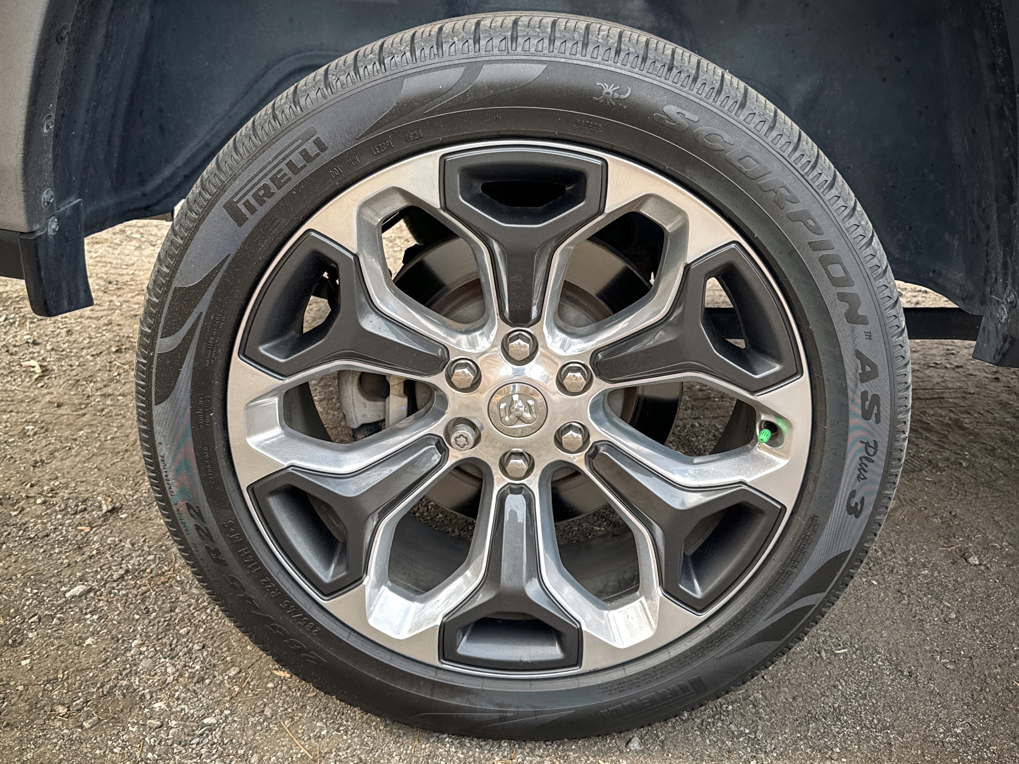 RAM 1500 Limited 4x4 Crew Cab 5'7" Box 2022