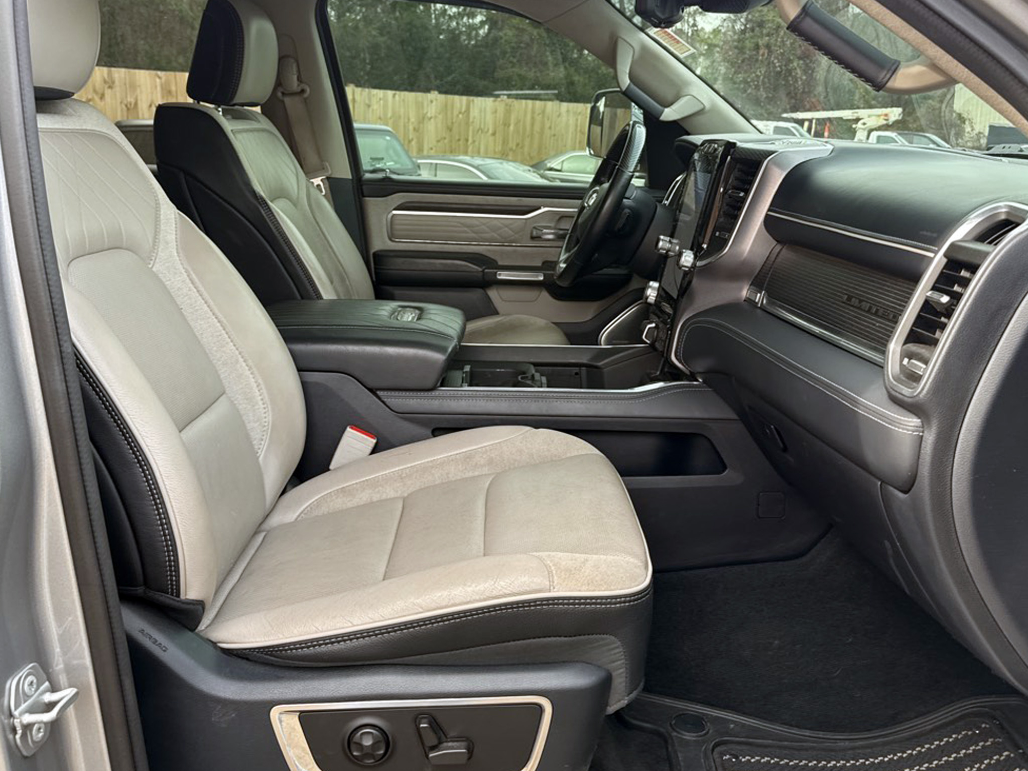 RAM 1500 Limited 4x4 Crew Cab 5'7" Box 2022