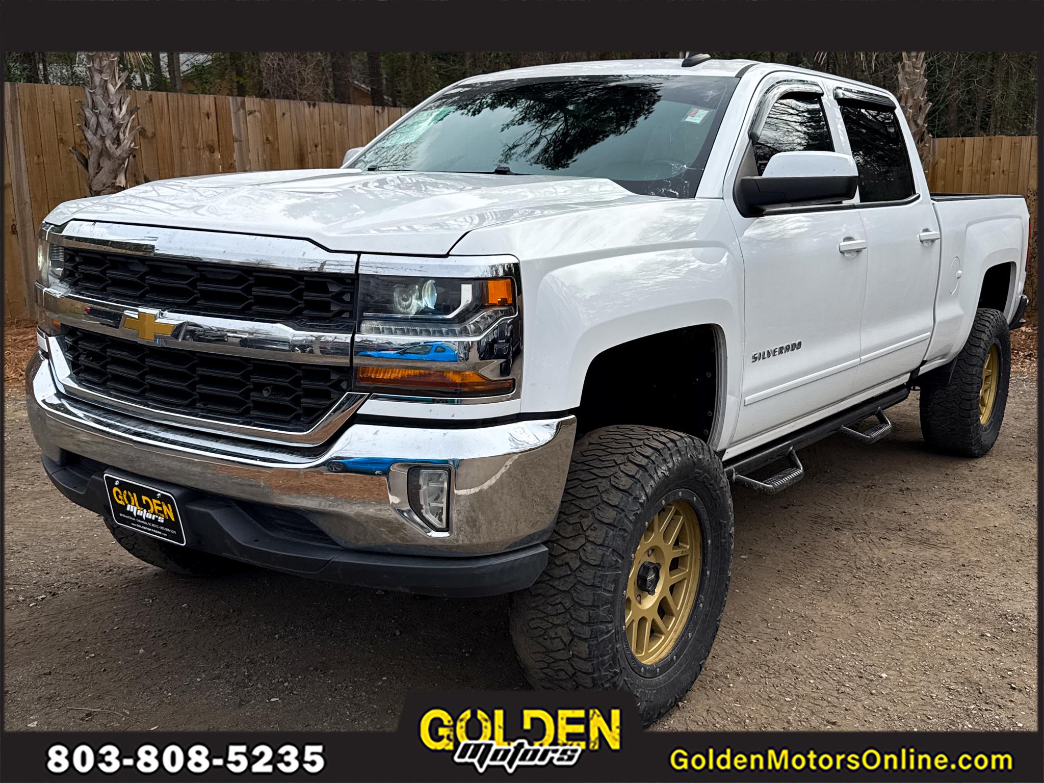 2017 Chevrolet Silverado LT's photo