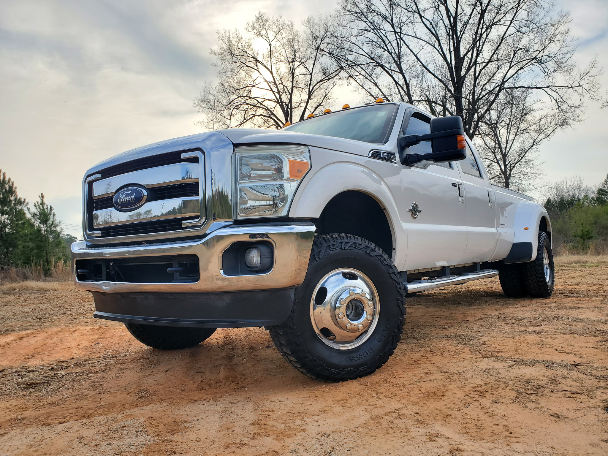 Ford Super Duty F-350 DRW 4WD Crew Cab 172" Lariat 2015