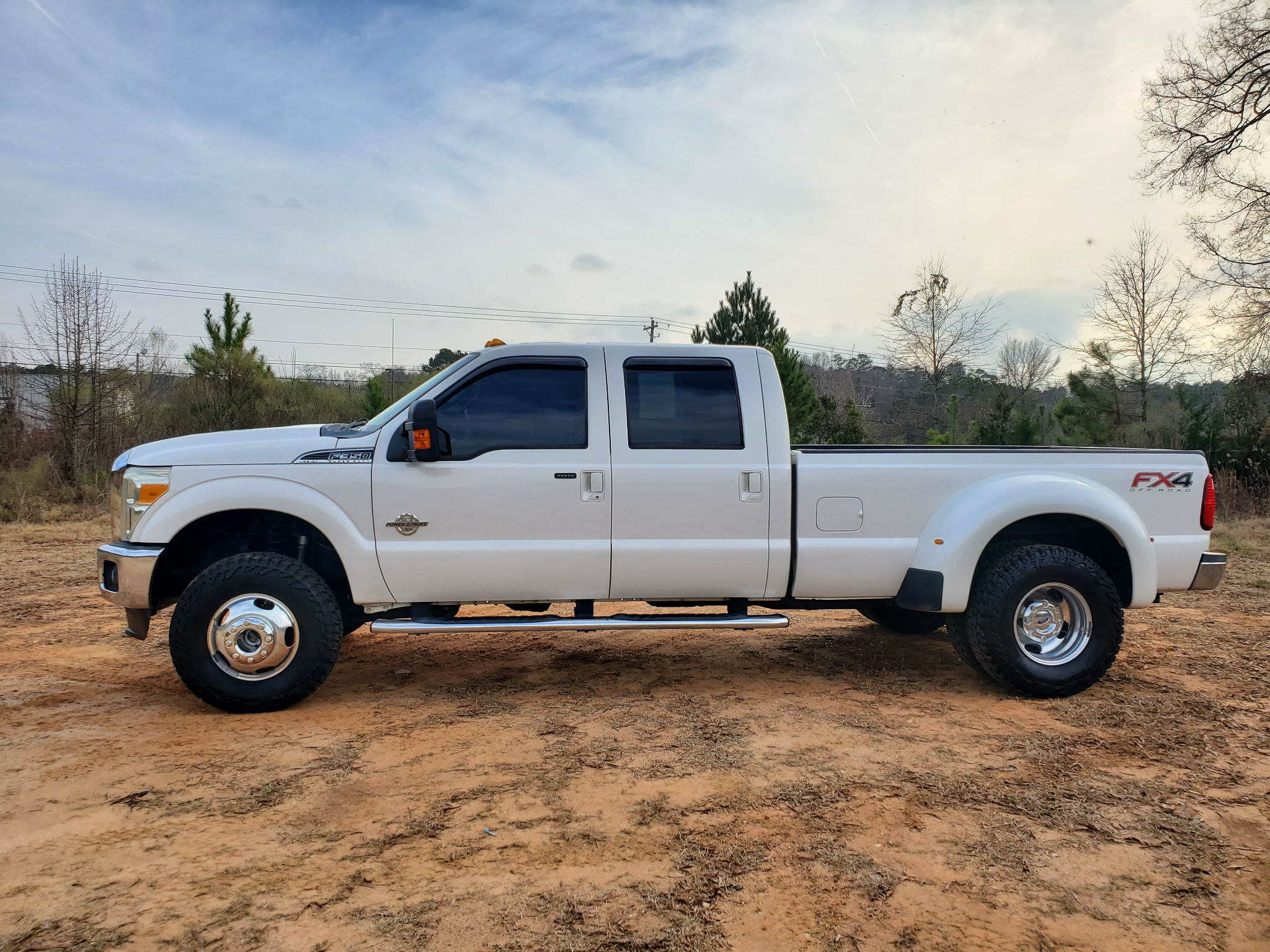 Ford Super Duty F-350 DRW 4WD Crew Cab 172" Lariat 2015