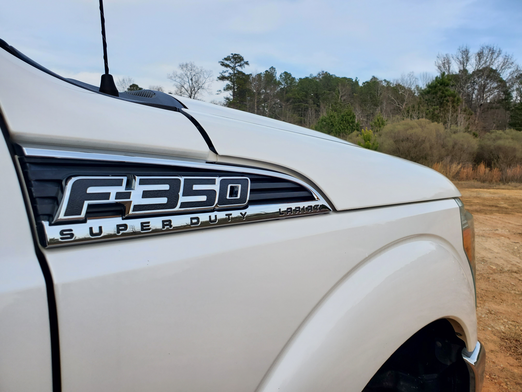 Ford Super Duty F-350 DRW 4WD Crew Cab 172" Lariat 2015