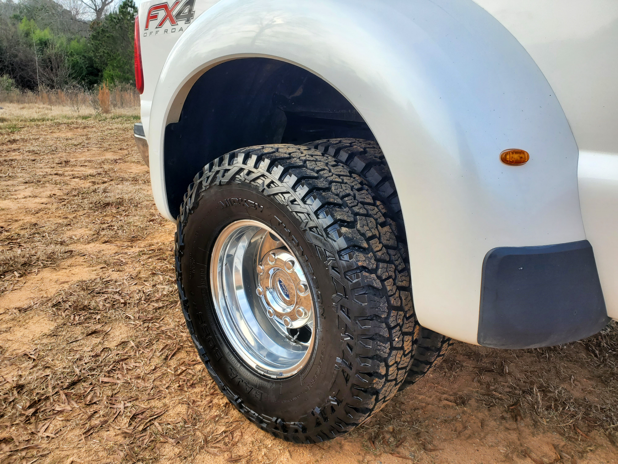 Ford Super Duty F-350 DRW 4WD Crew Cab 172" Lariat 2015