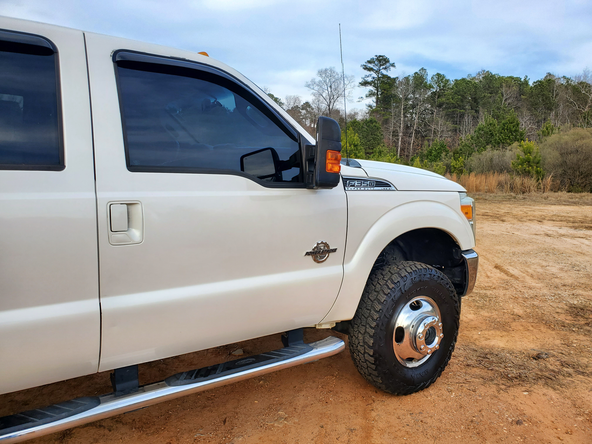 Ford Super Duty F-350 DRW 4WD Crew Cab 172" Lariat 2015