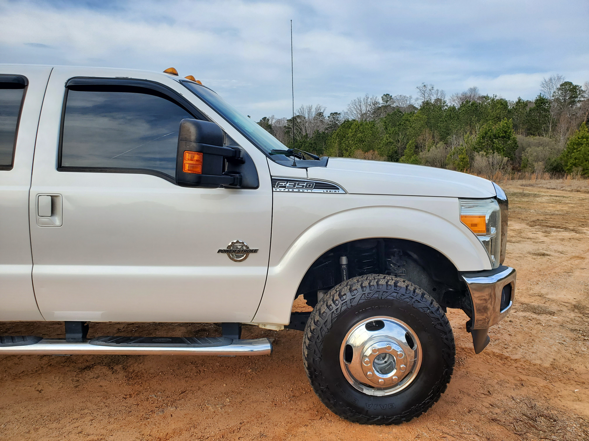 Ford Super Duty F-350 DRW 4WD Crew Cab 172" Lariat 2015