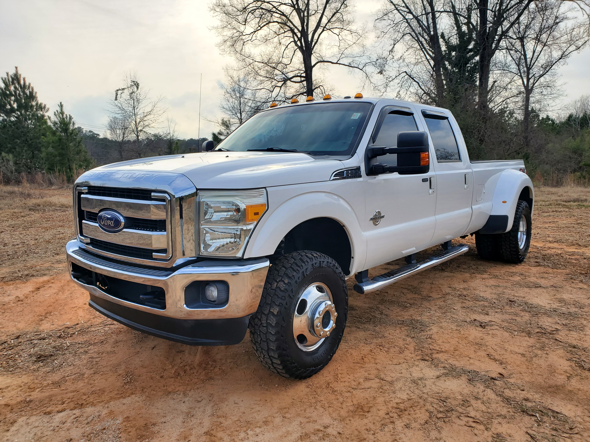 Ford Super Duty F-350 DRW 4WD Crew Cab 172" Lariat 2015