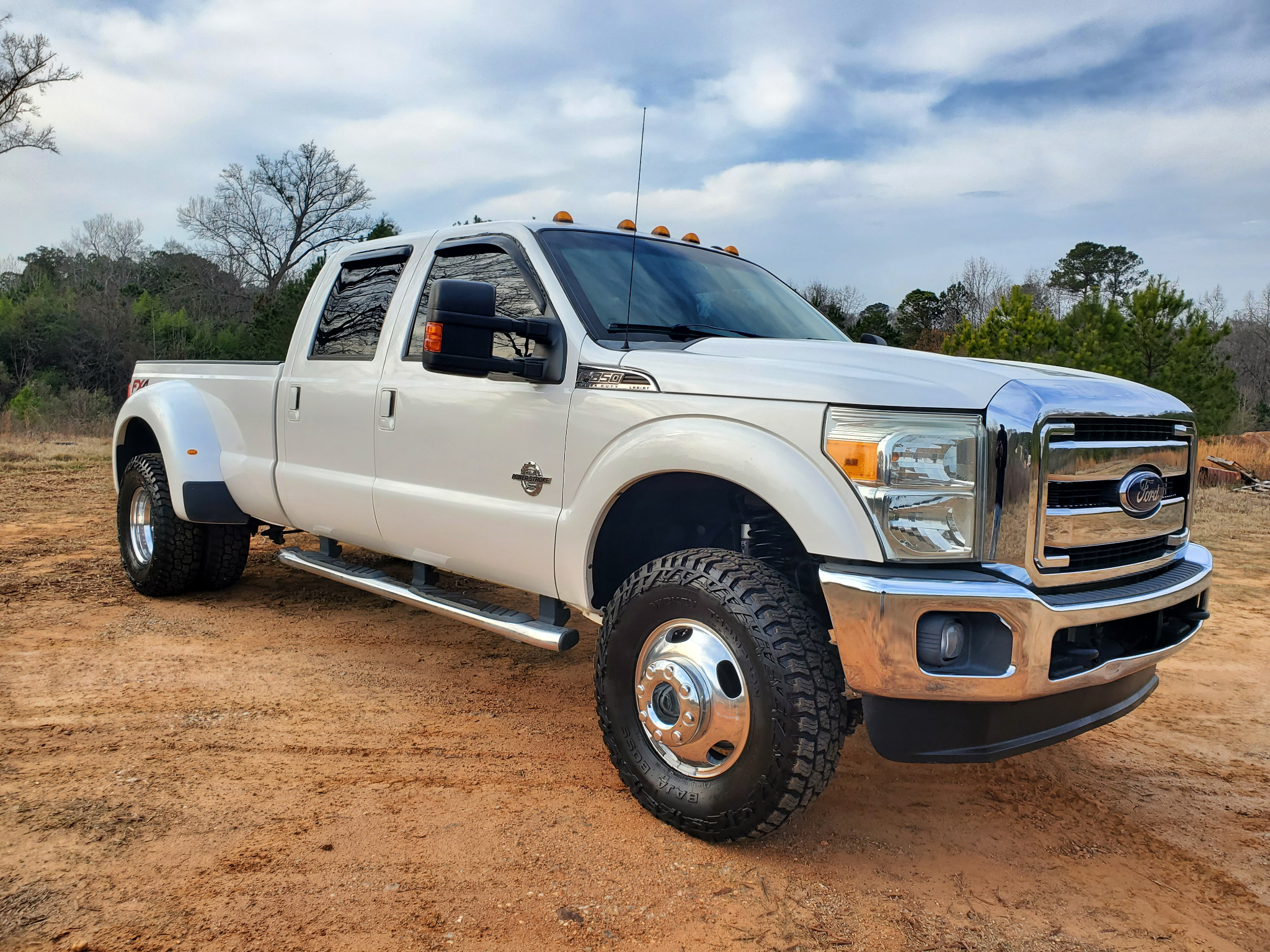 Ford Super Duty F-350 DRW 4WD Crew Cab 172" Lariat 2015