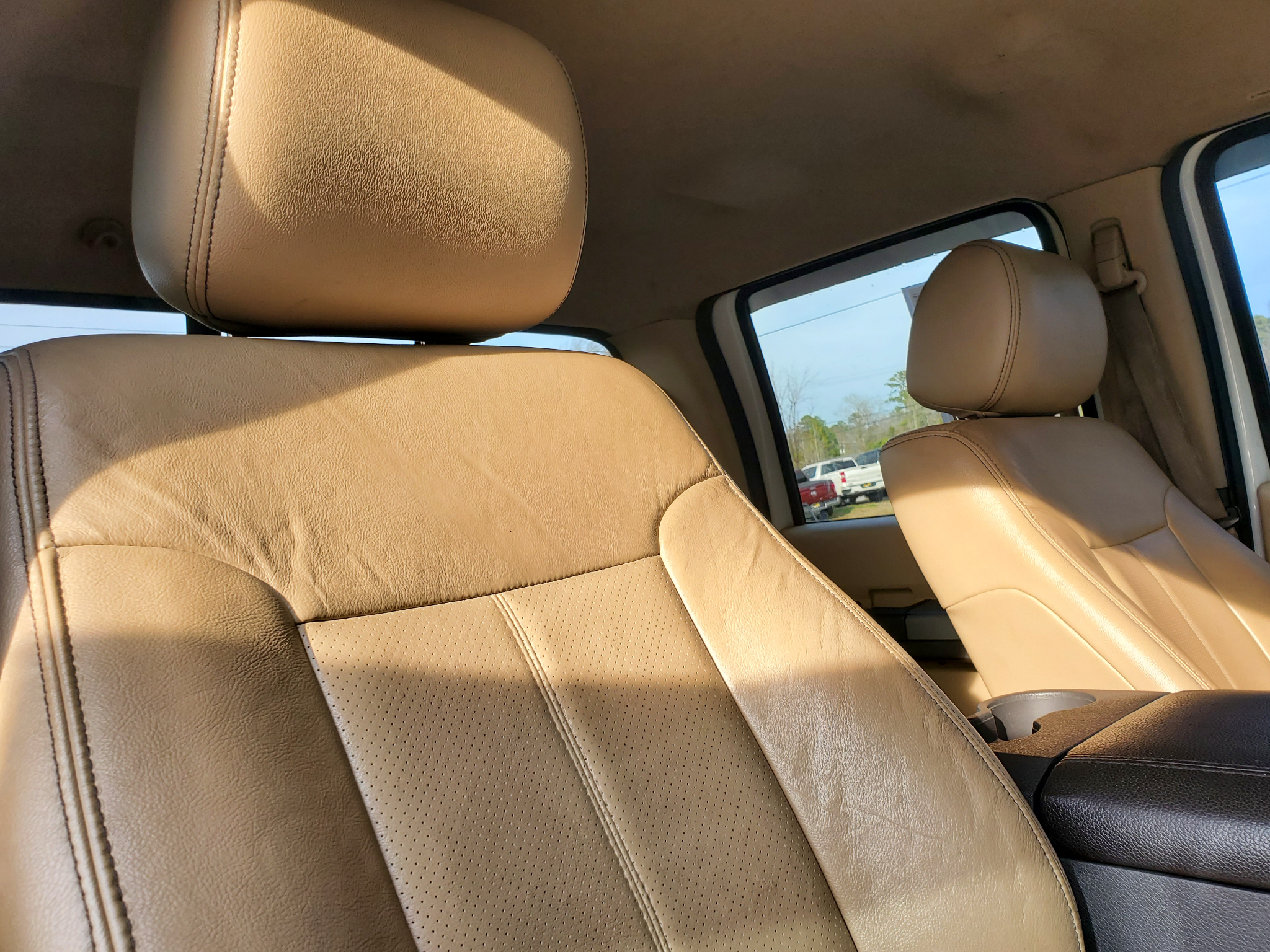 Ford Super Duty F-350 DRW 4WD Crew Cab 172" Lariat 2015