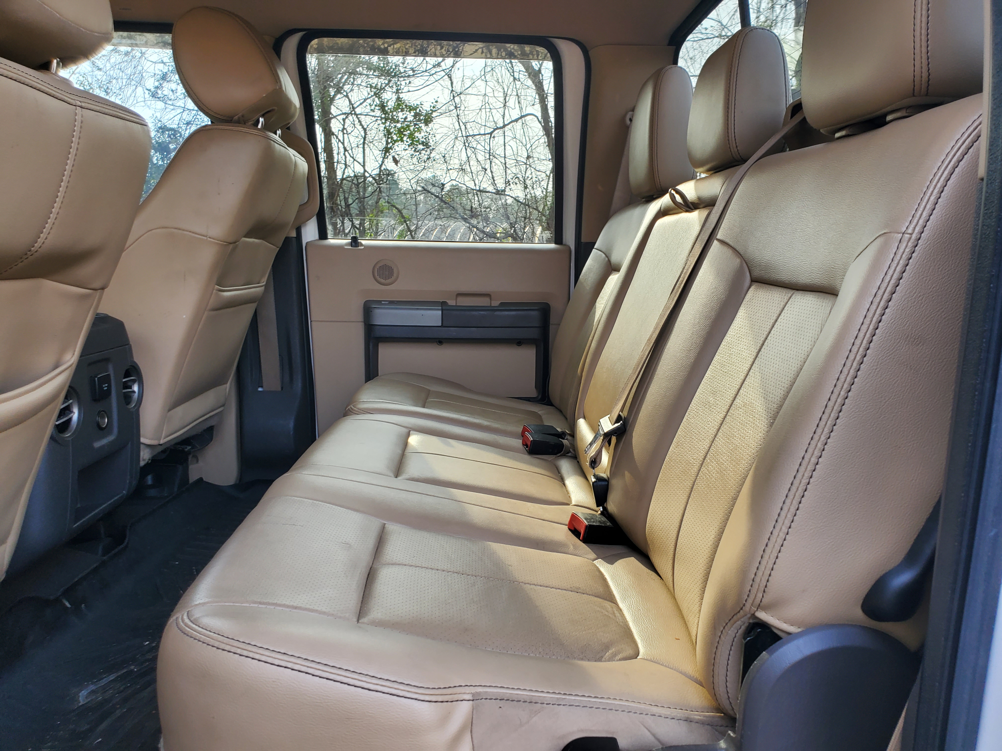 Ford Super Duty F-350 DRW 4WD Crew Cab 172" Lariat 2015