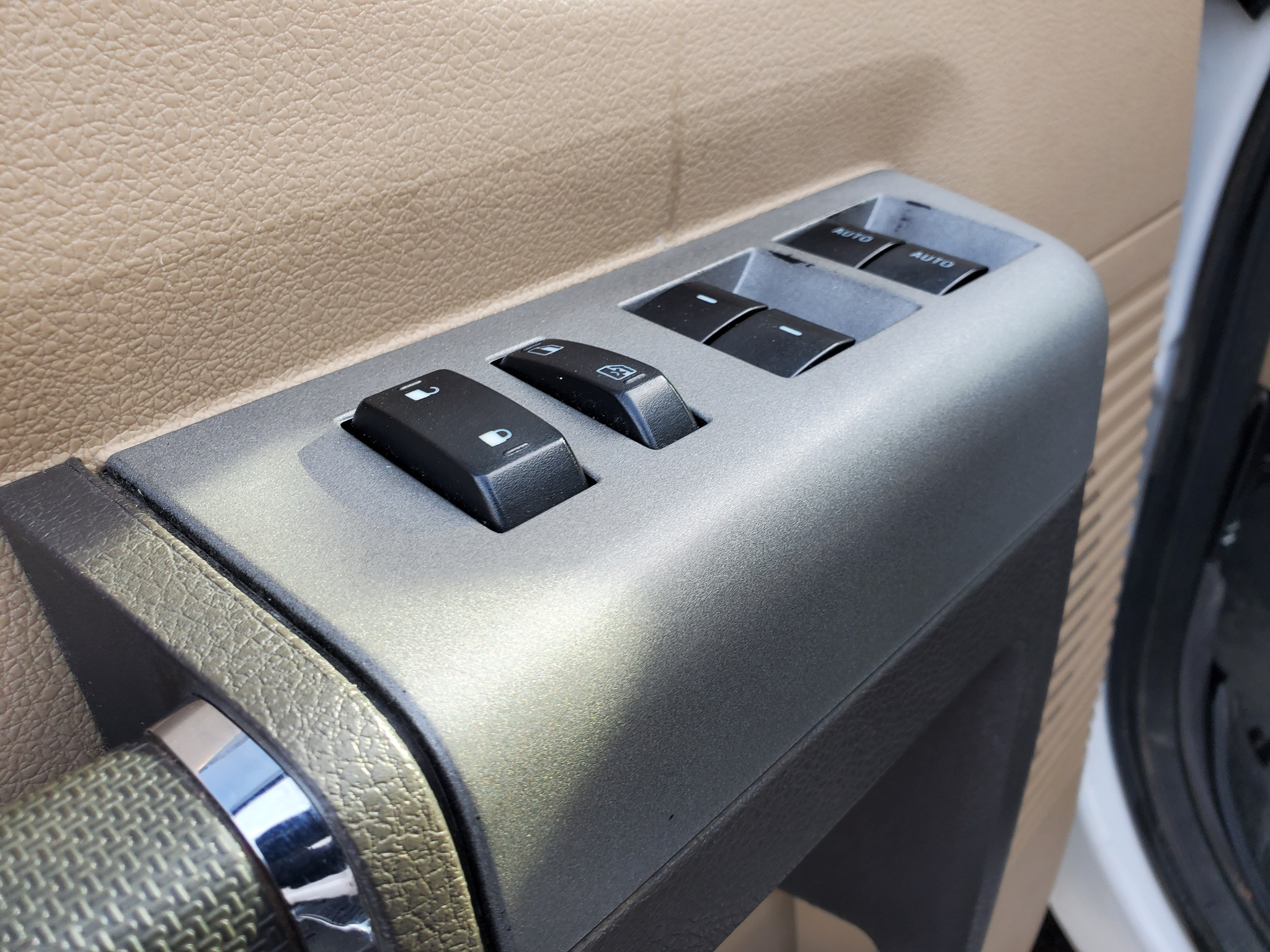 Ford Super Duty F-350 DRW 4WD Crew Cab 172" Lariat 2015