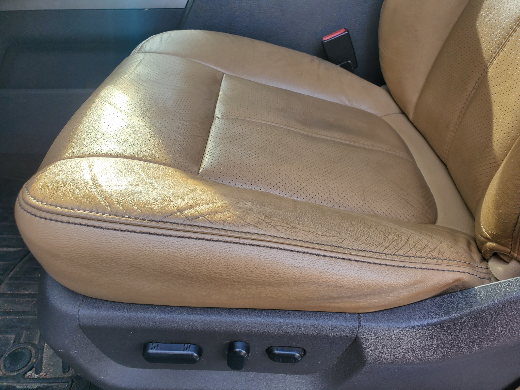 Ford Super Duty F-350 DRW 4WD Crew Cab 172" Lariat 2015