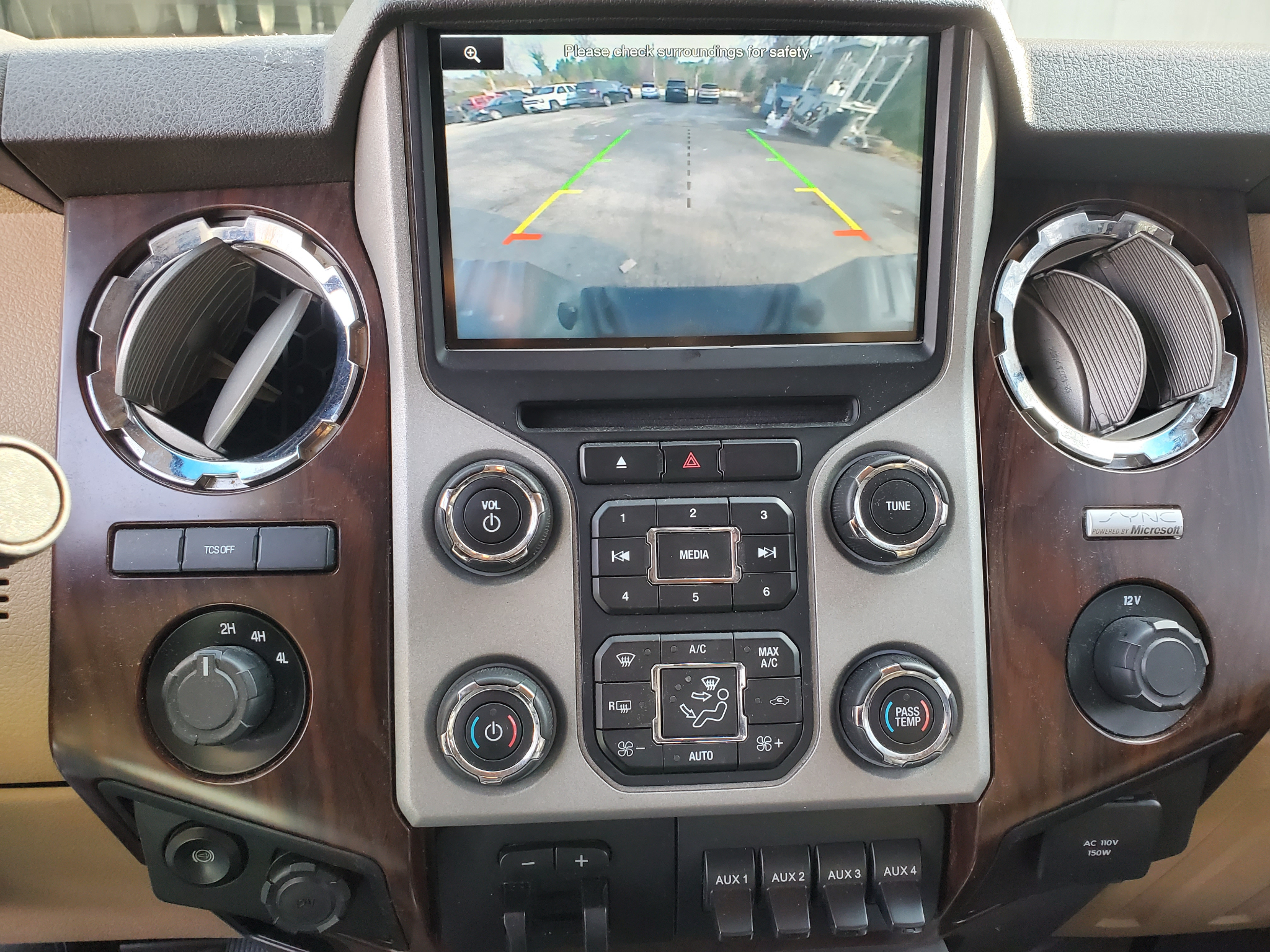 Ford Super Duty F-350 DRW 4WD Crew Cab 172" Lariat 2015