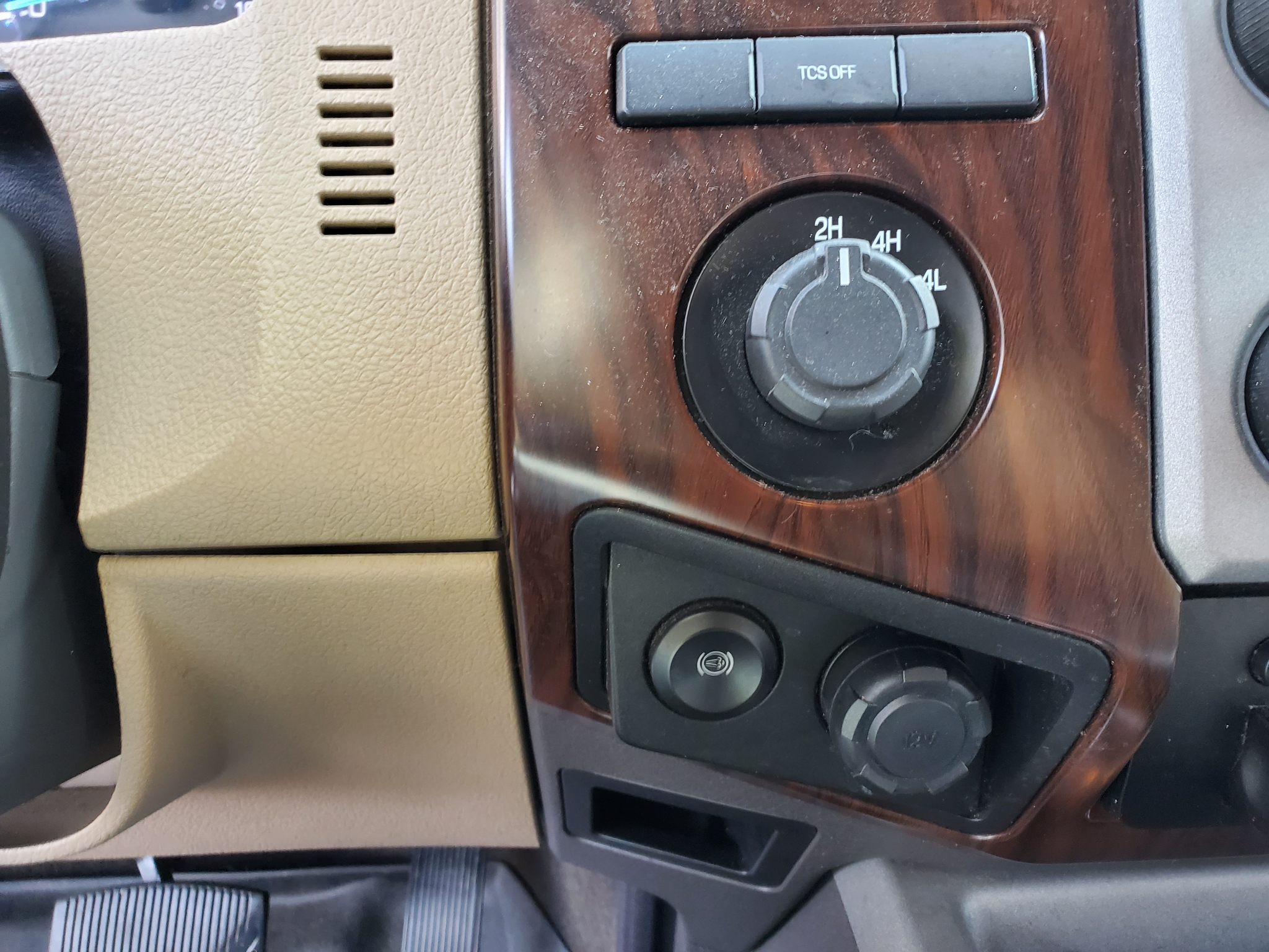 Ford Super Duty F-350 DRW 4WD Crew Cab 172" Lariat 2015