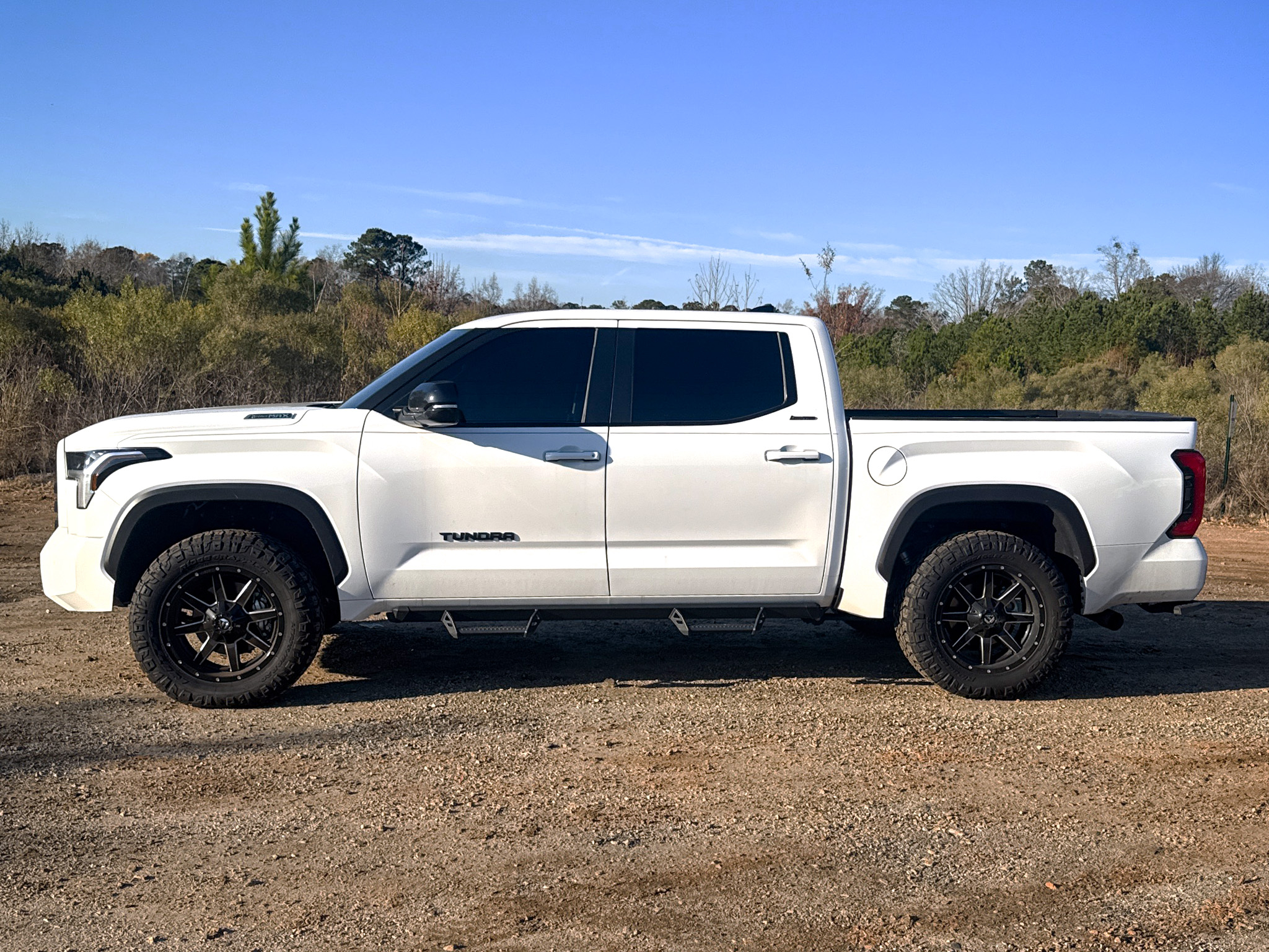 Toyota Tundra 4WD Limited Hybrid CrewMax 5.5' Bed (Natl) 2025