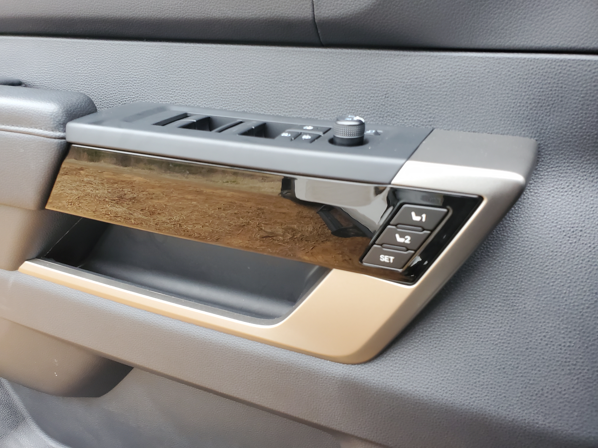 Toyota Tundra 4WD  2025