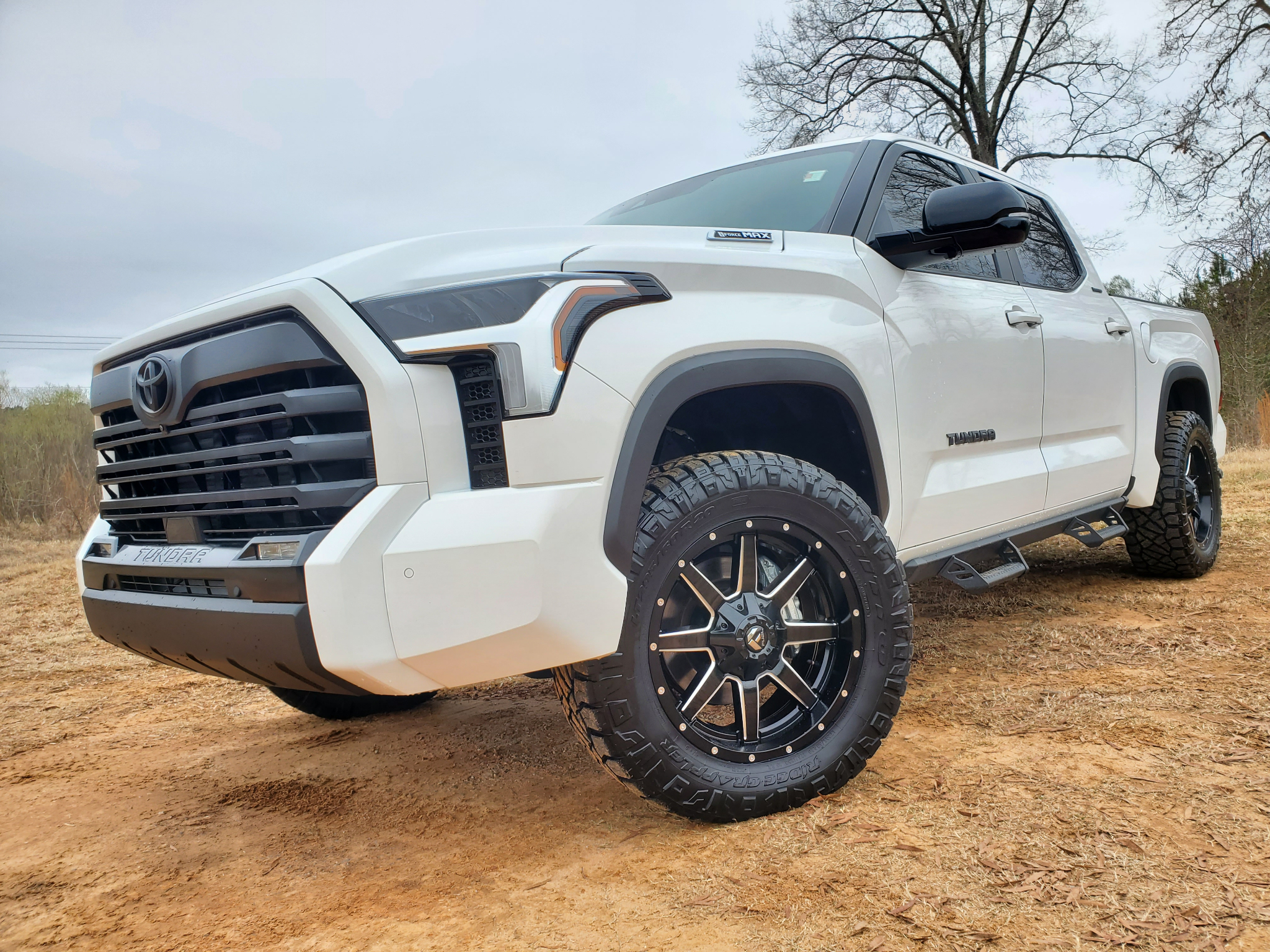 Toyota Tundra 4WD  2025