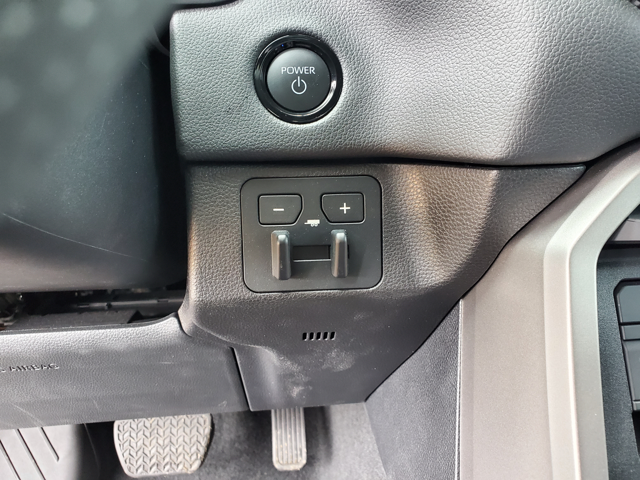 Toyota Tundra 4WD  2025