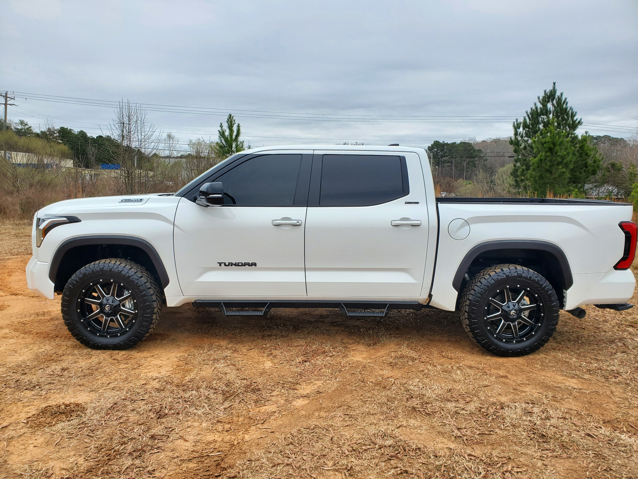 Toyota Tundra 4WD  2025