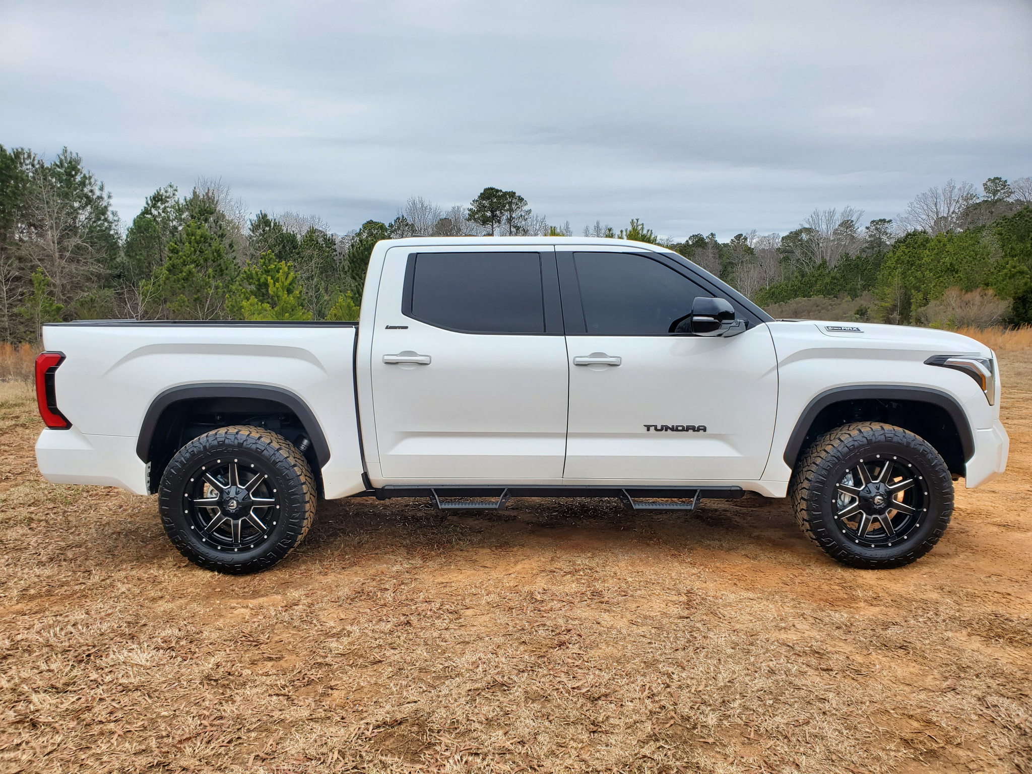 Toyota Tundra 4WD  2025