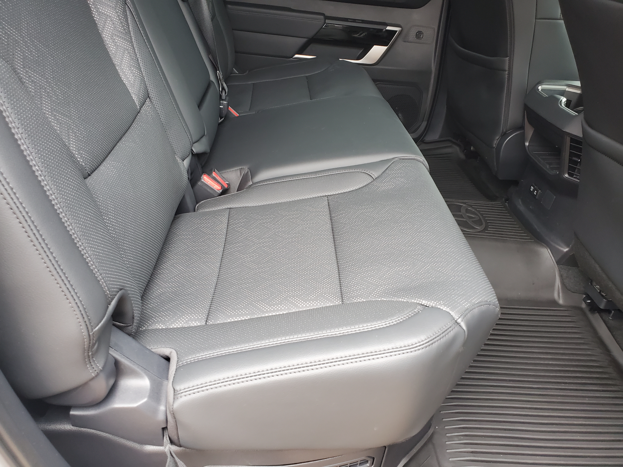 Toyota Tundra 4WD  2025