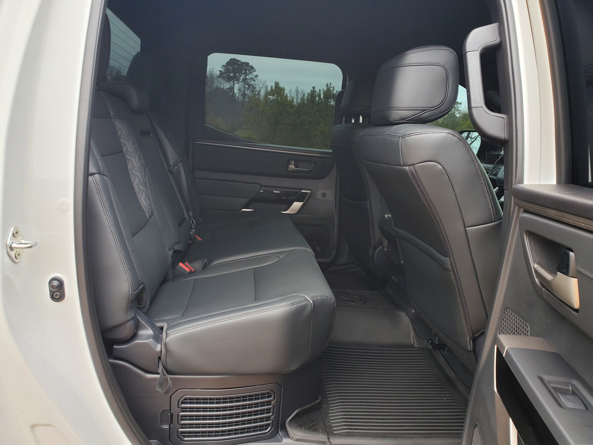 Toyota Tundra 4WD  2025