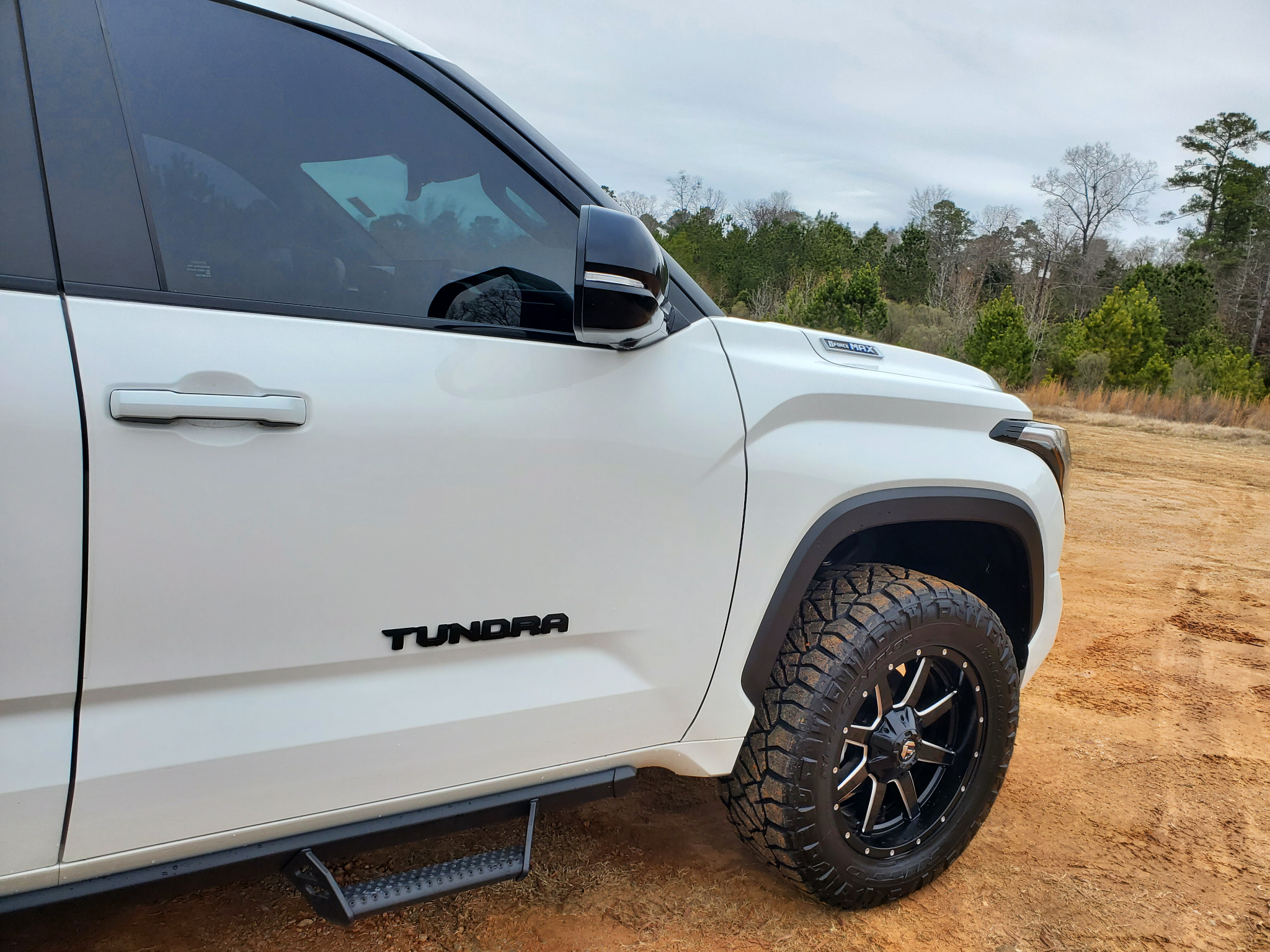 Toyota Tundra 4WD  2025