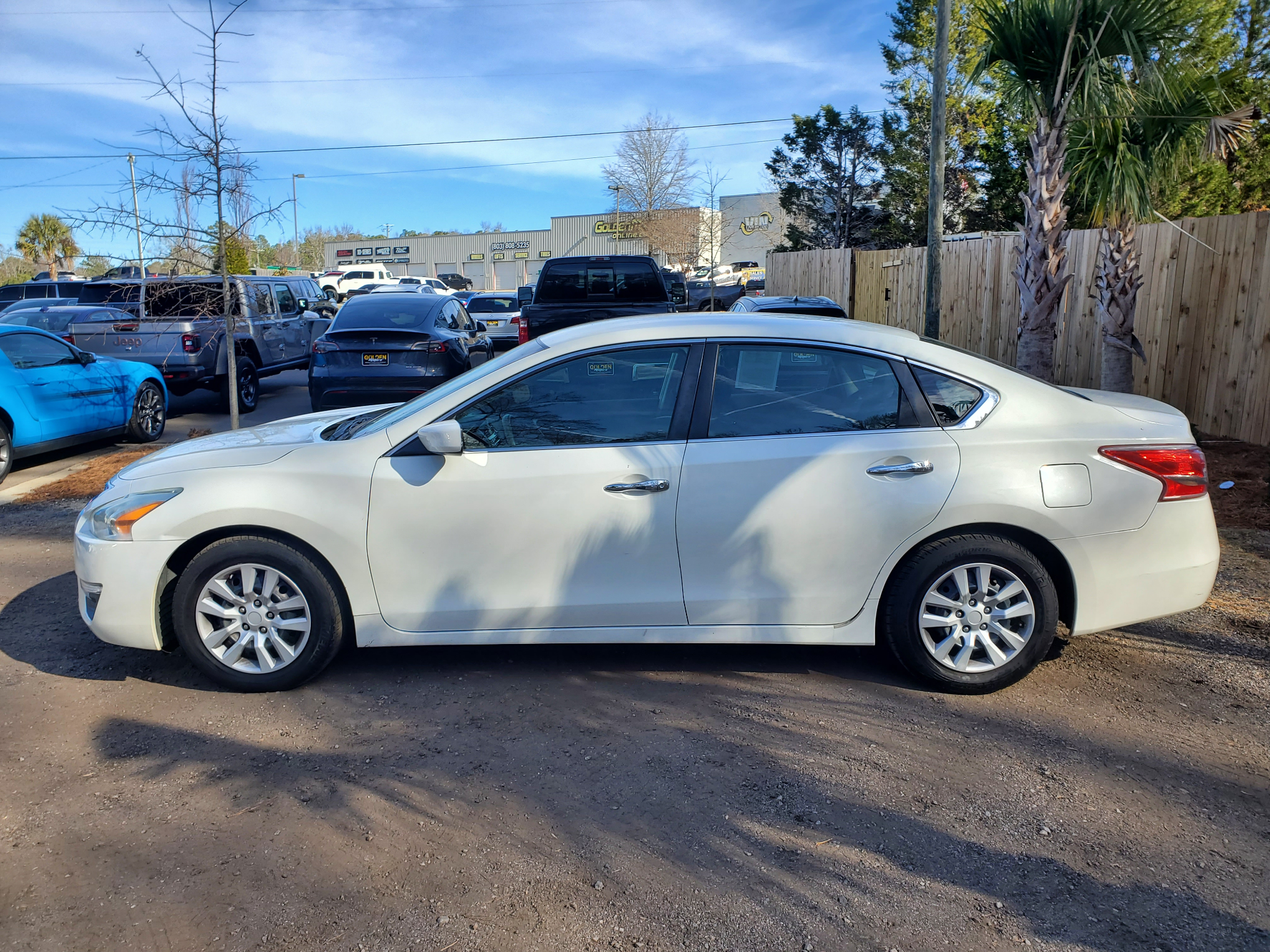Nissan Altima 4dr Sdn I4 2.5 S 2013