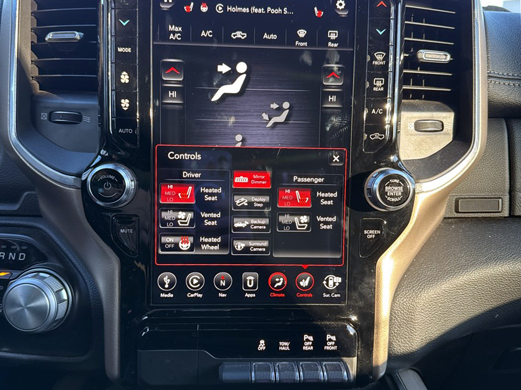 RAM 1500 Laramie 4x4 Crew Cab 5'7" Box 2019