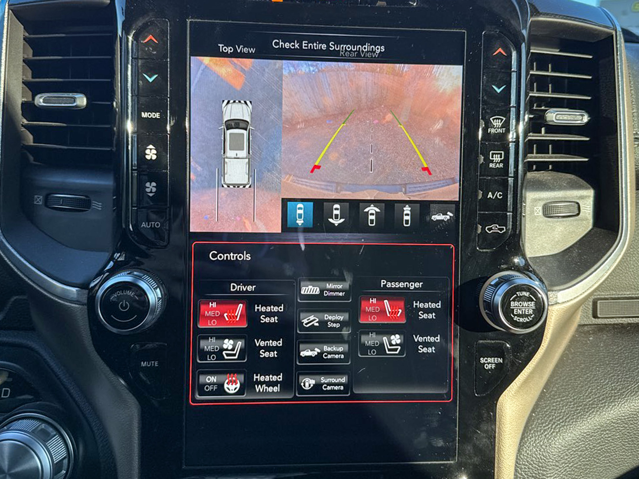 RAM 1500 Laramie 4x4 Crew Cab 5'7" Box 2019