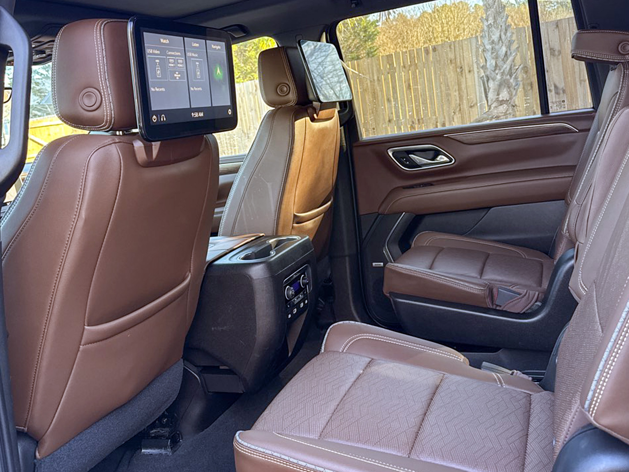 Chevrolet Suburban 4WD 4dr High Country 2021