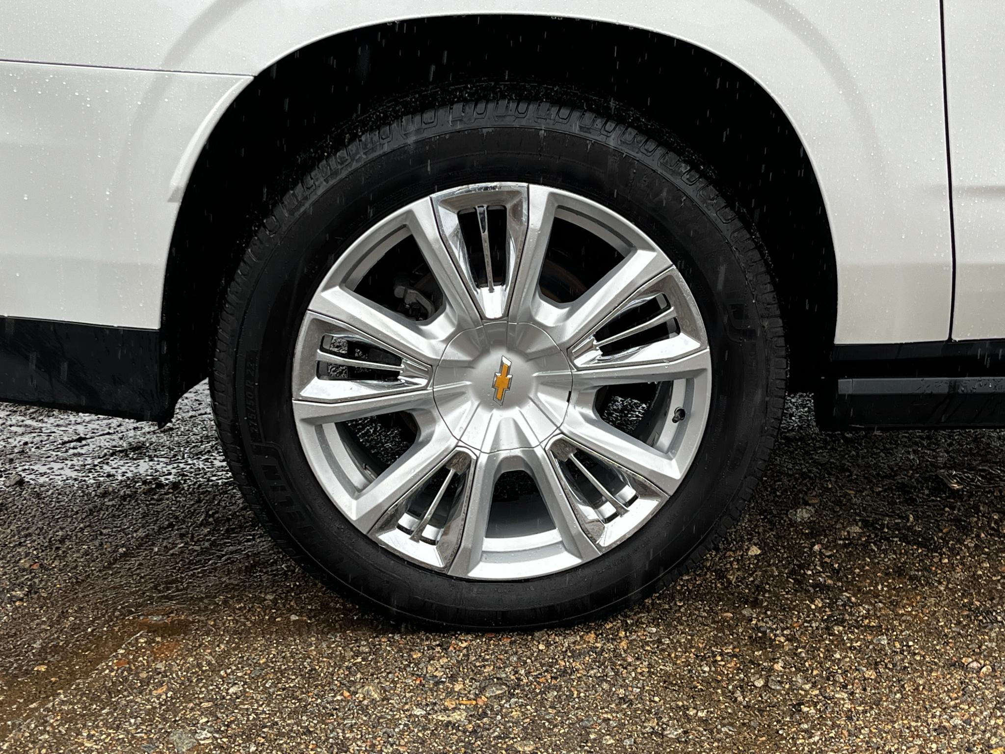 Chevrolet Suburban 4WD 4dr High Country 2021