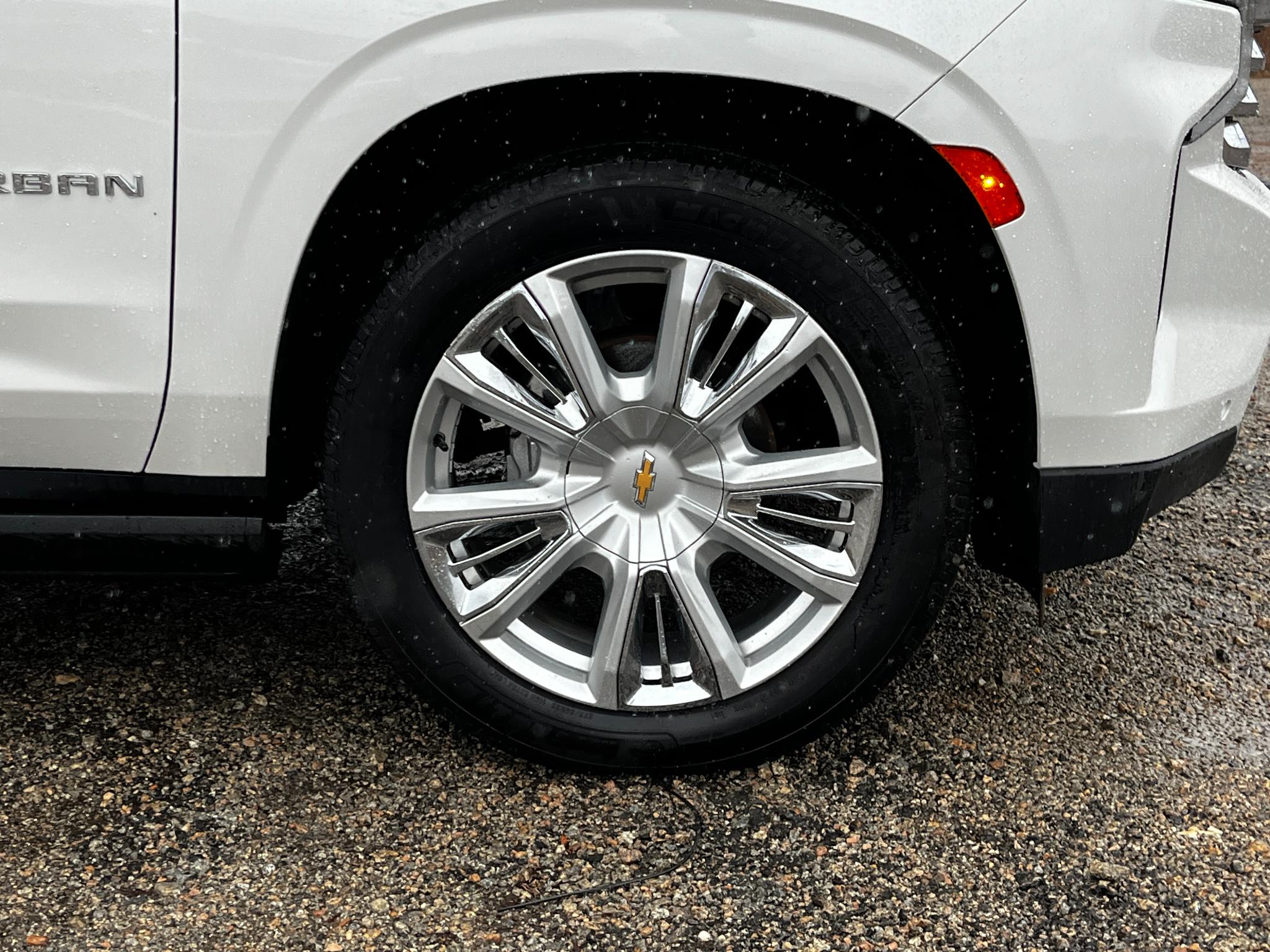 Chevrolet Suburban 4WD 4dr High Country 2021