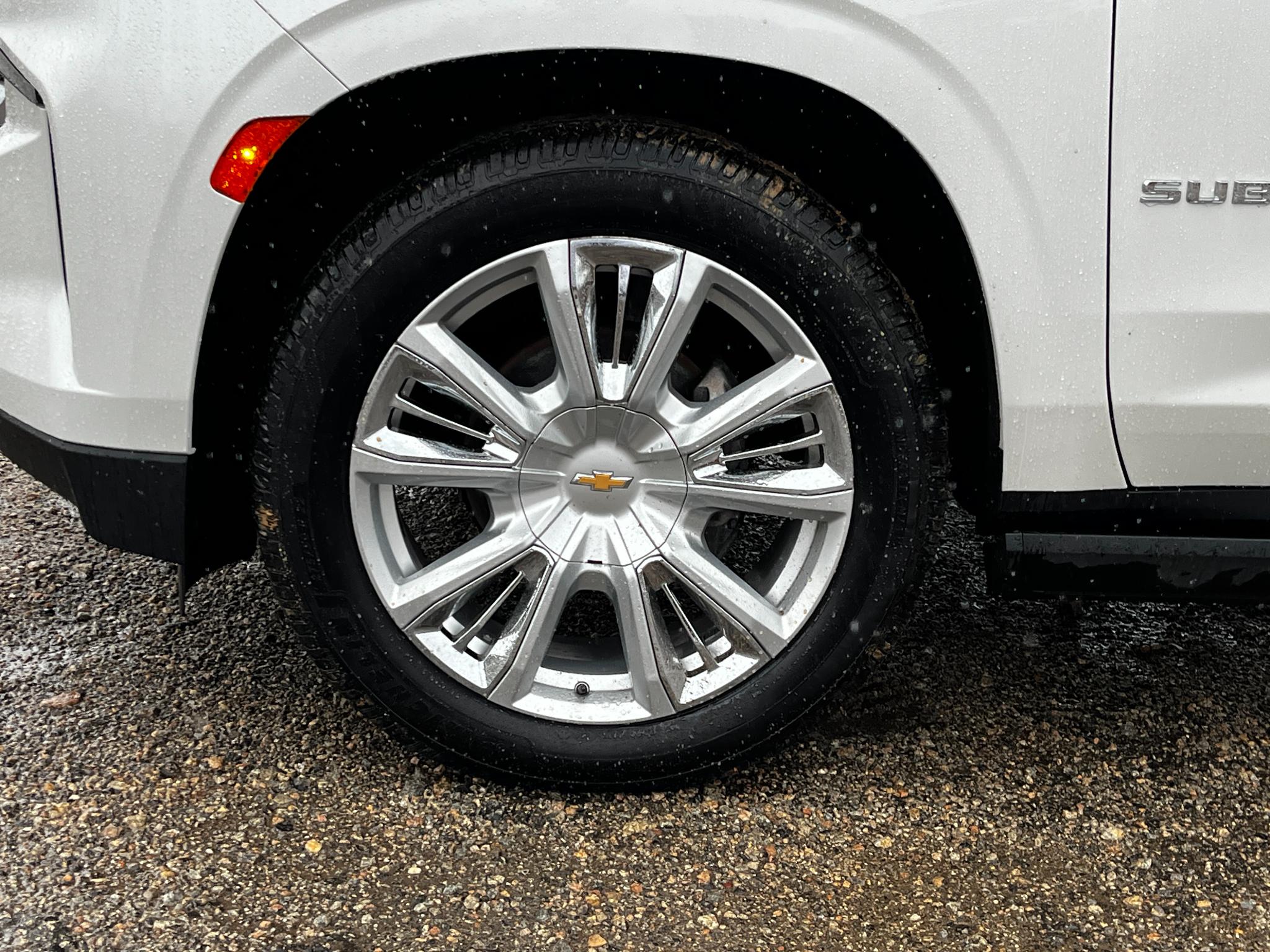 Chevrolet Suburban 4WD 4dr High Country 2021