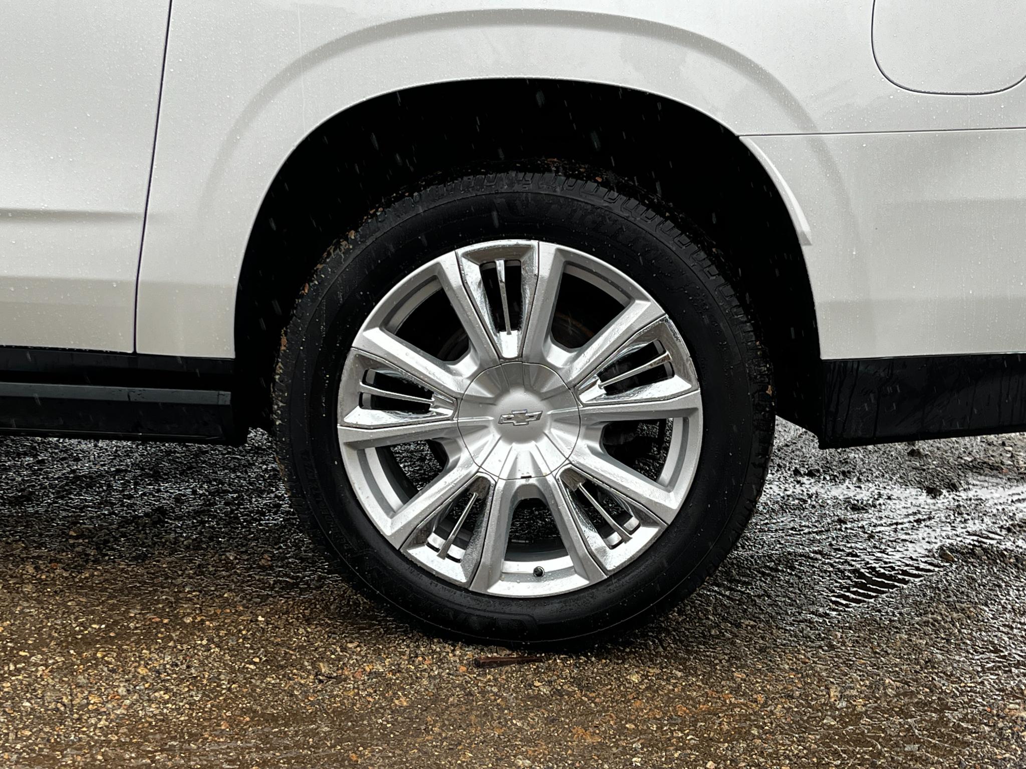 Chevrolet Suburban 4WD 4dr High Country 2021