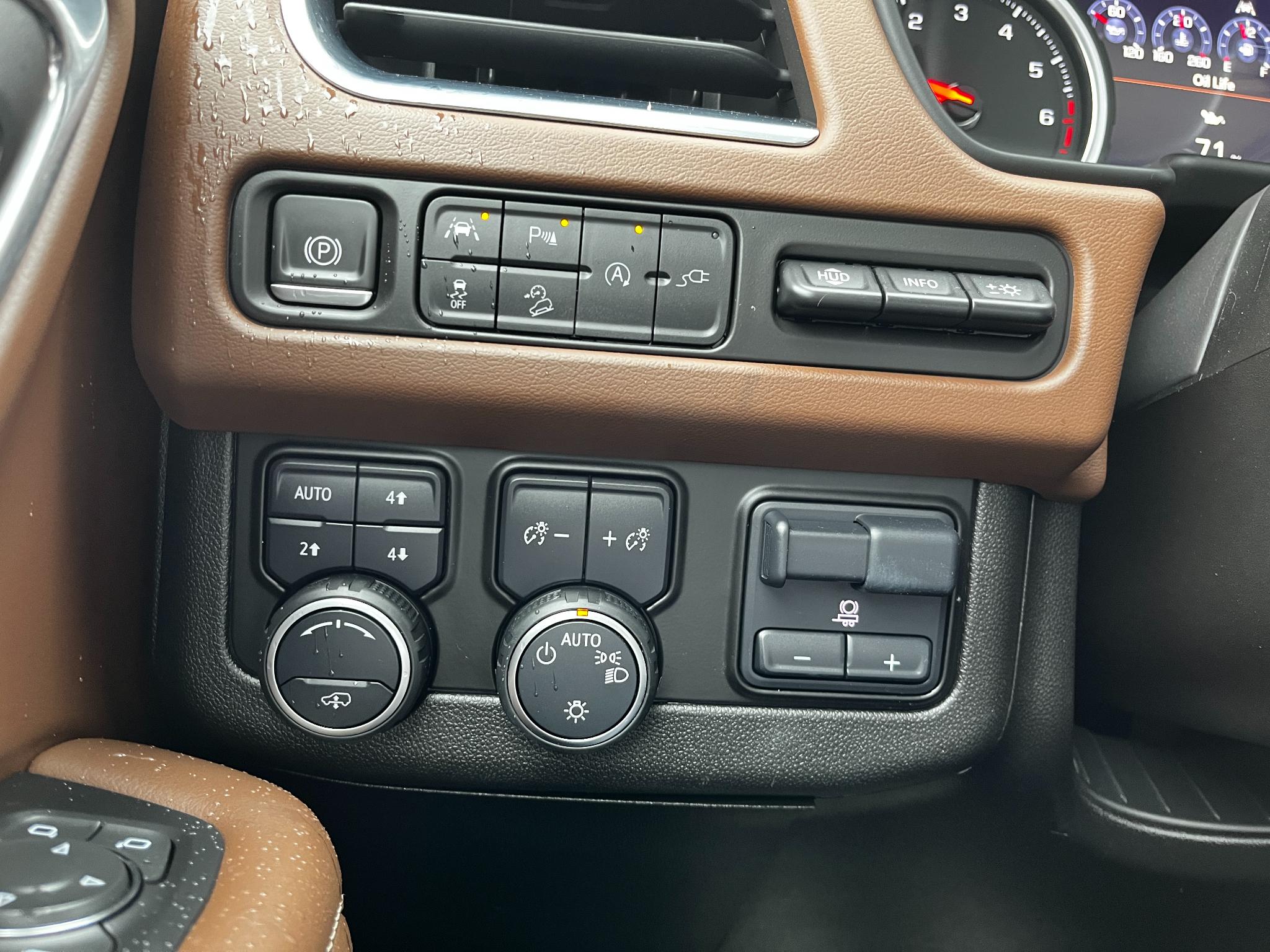 Chevrolet Suburban 4WD 4dr High Country 2021