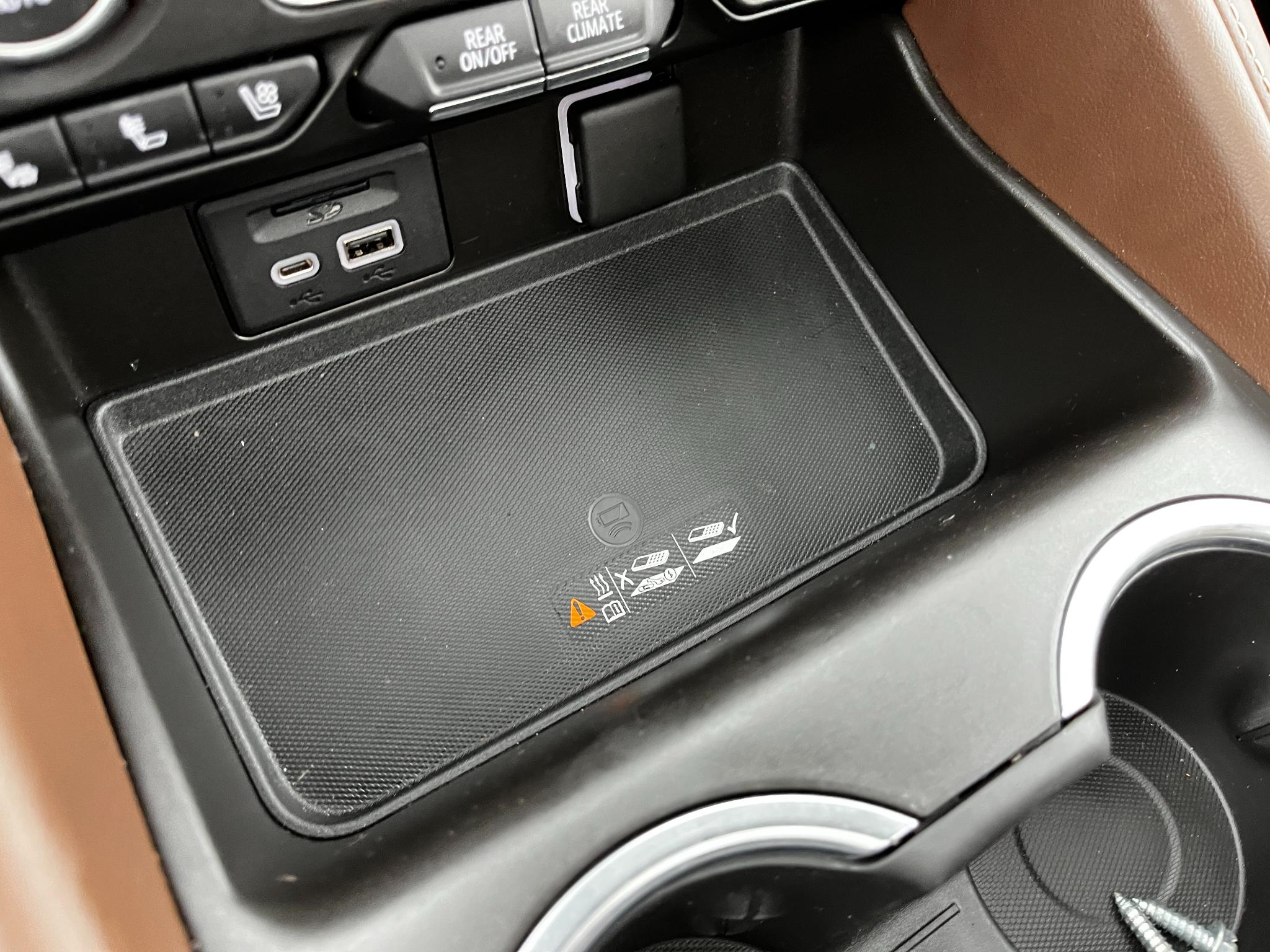 Chevrolet Suburban 4WD 4dr High Country 2021